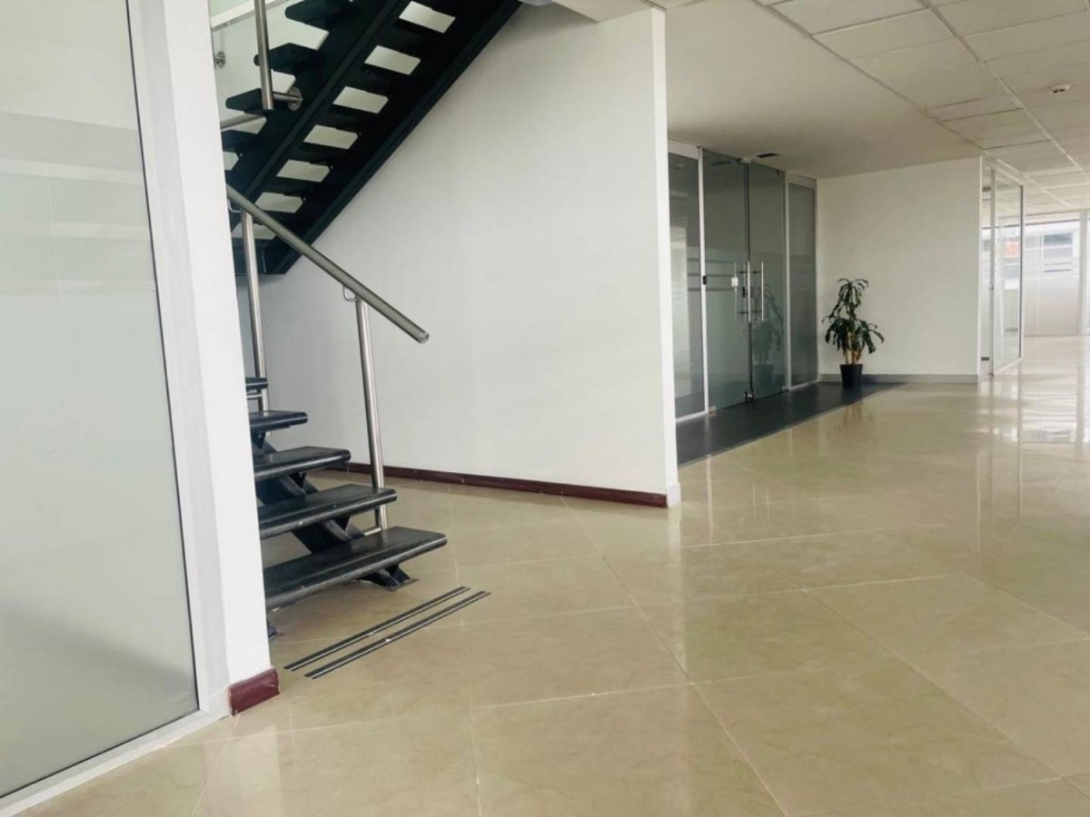 Oficina En Venta - Bosque De Pinos, Bogota
