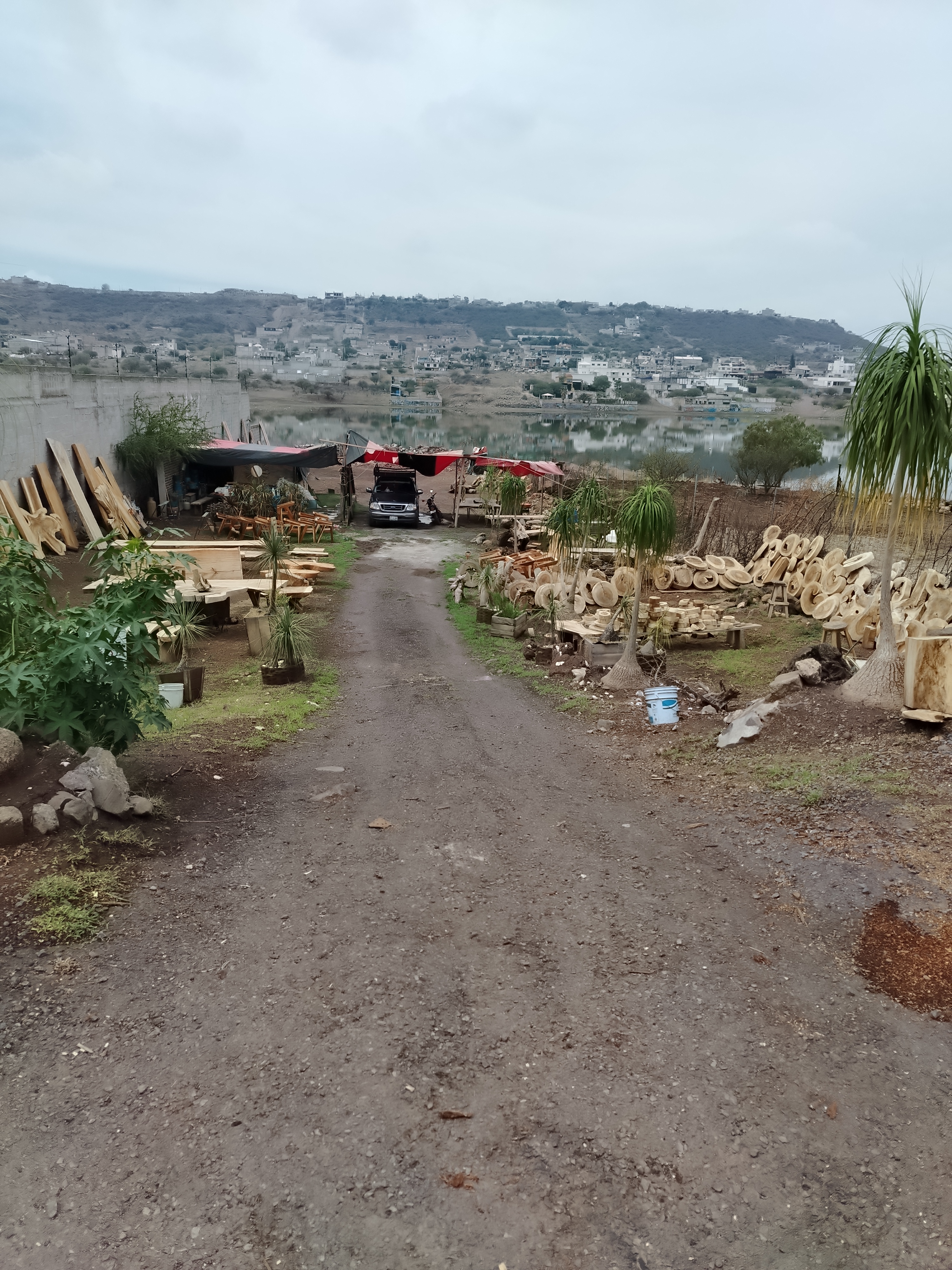 TERRENO EN RENTA SOBRE EL FRAY JUNIPERO