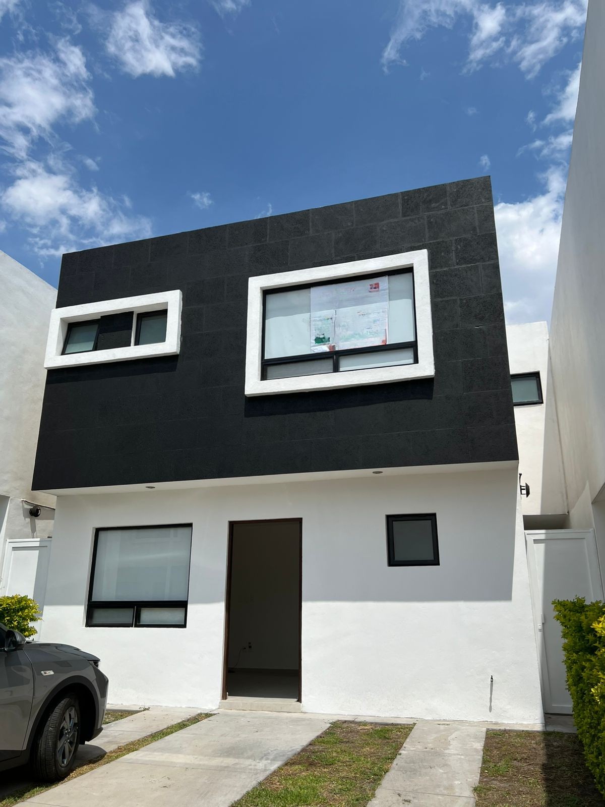 Casa de oportunidad en renta/venta en El Refugio