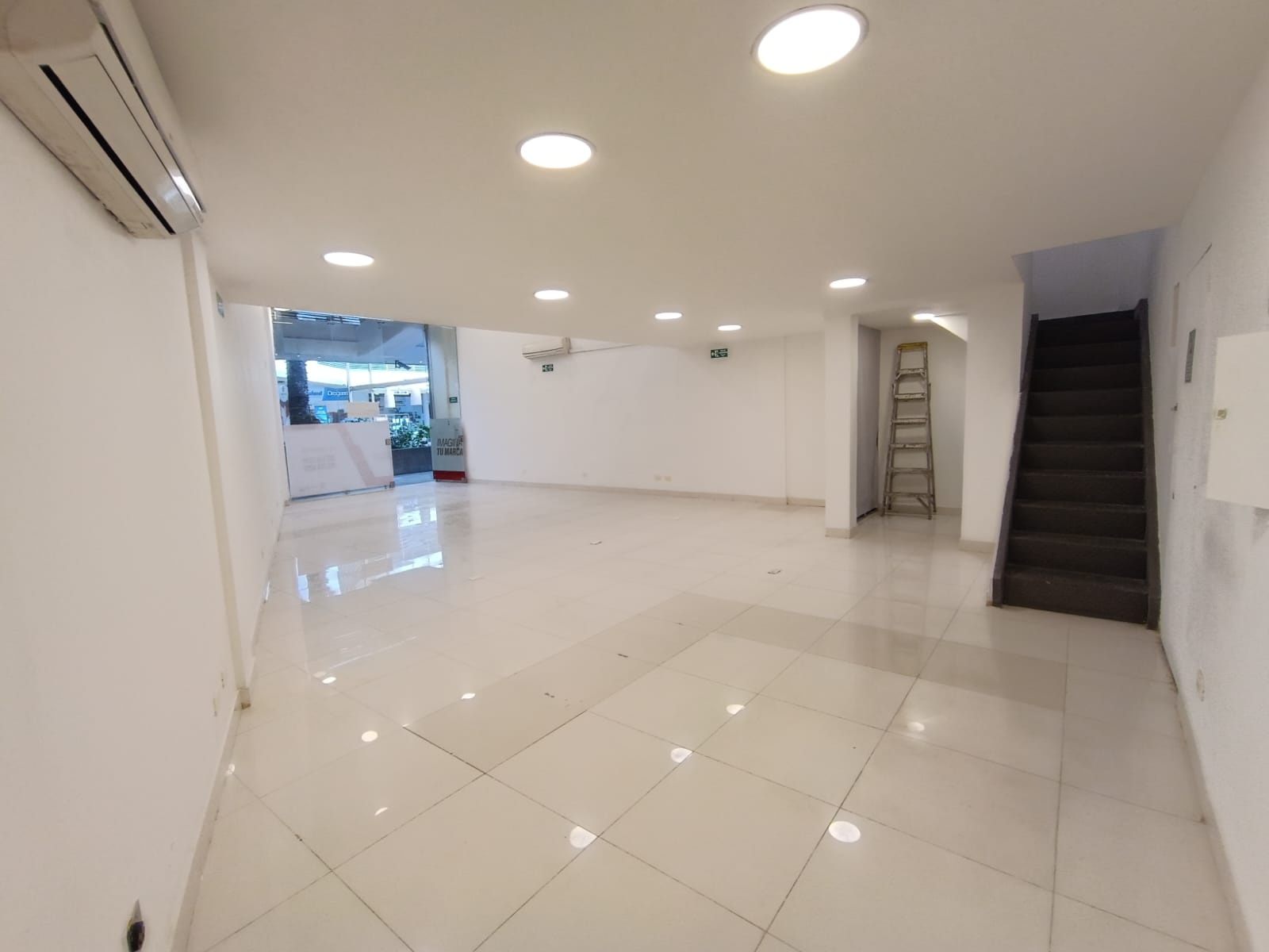 LOCAL COMERCIAL EN ARRIENDO EN CALI CC UNICENTRO