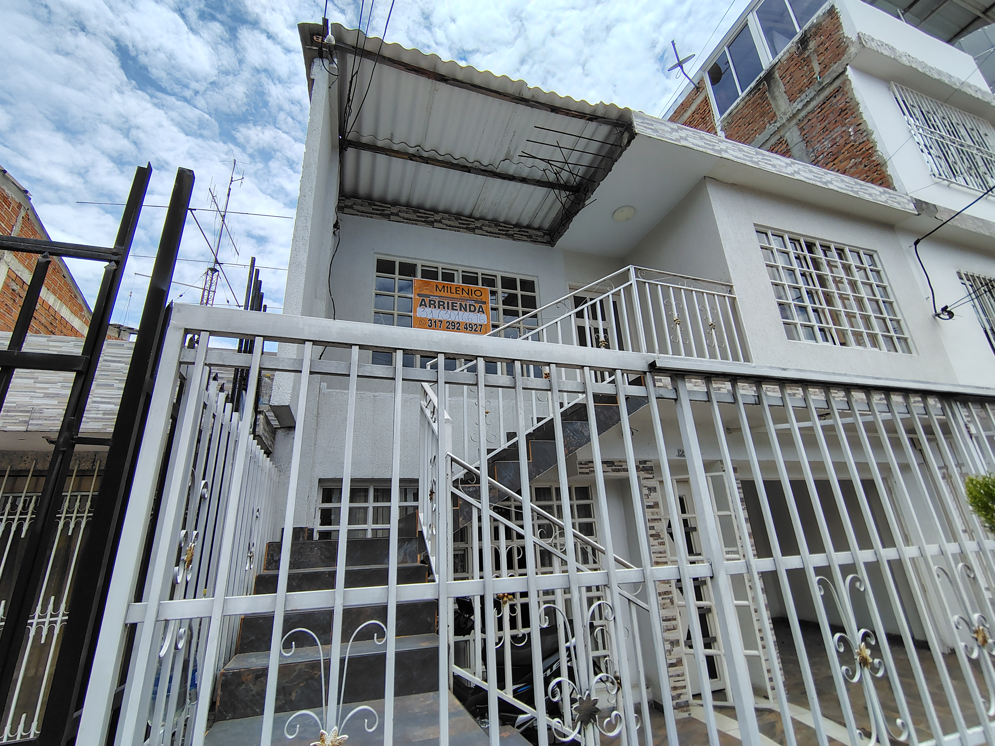 ARRIENDO APARTAESTUDIO  EN EL BARRO OLIMPICO 204