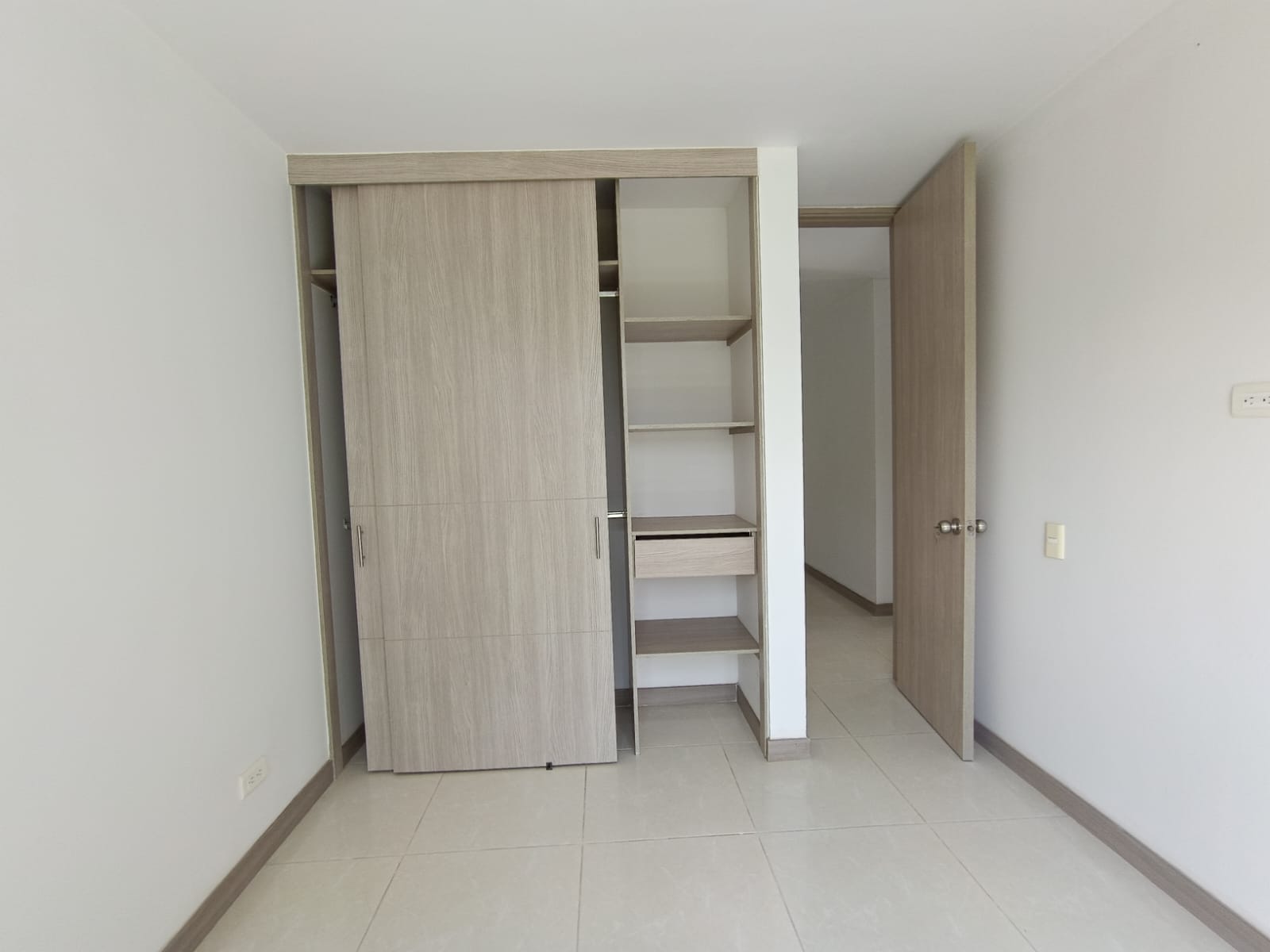 APARTAMENTO PARA ARRIENDO EN PRIMER PISO - PALMERAS DE VERDE ALFAGUARA