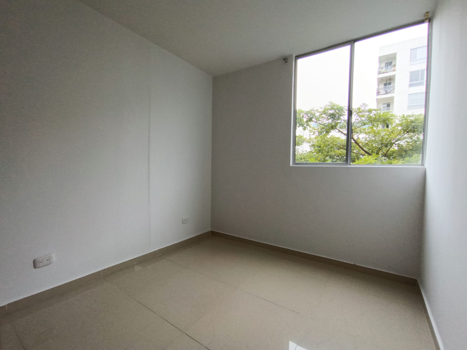ARRIENDO APARTAMENTO EN CIUDAD GUABINAS - CR SALENTO