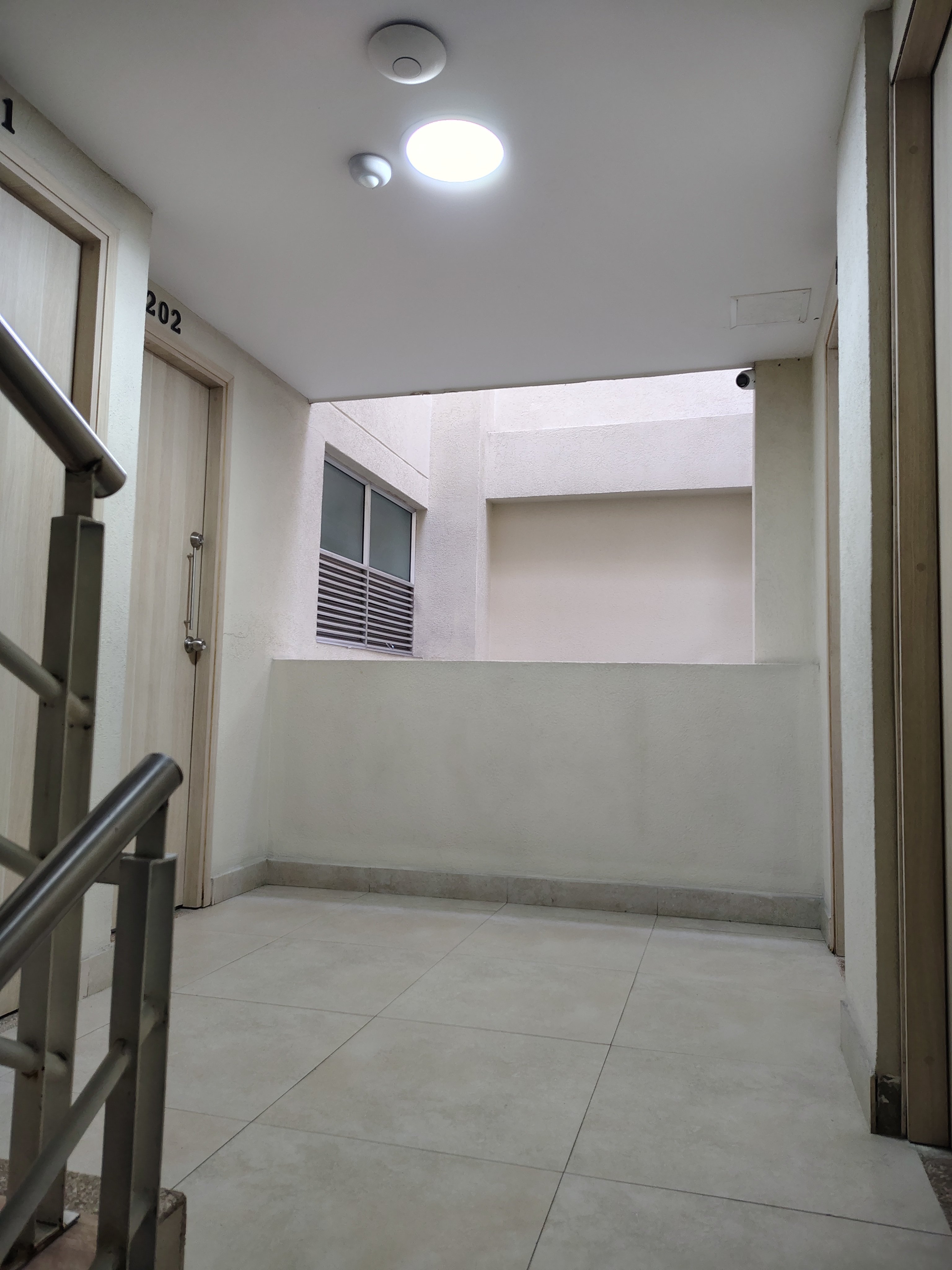 ARRIENDO ESTUDIO  EN EL BARRO EL INGENI  203