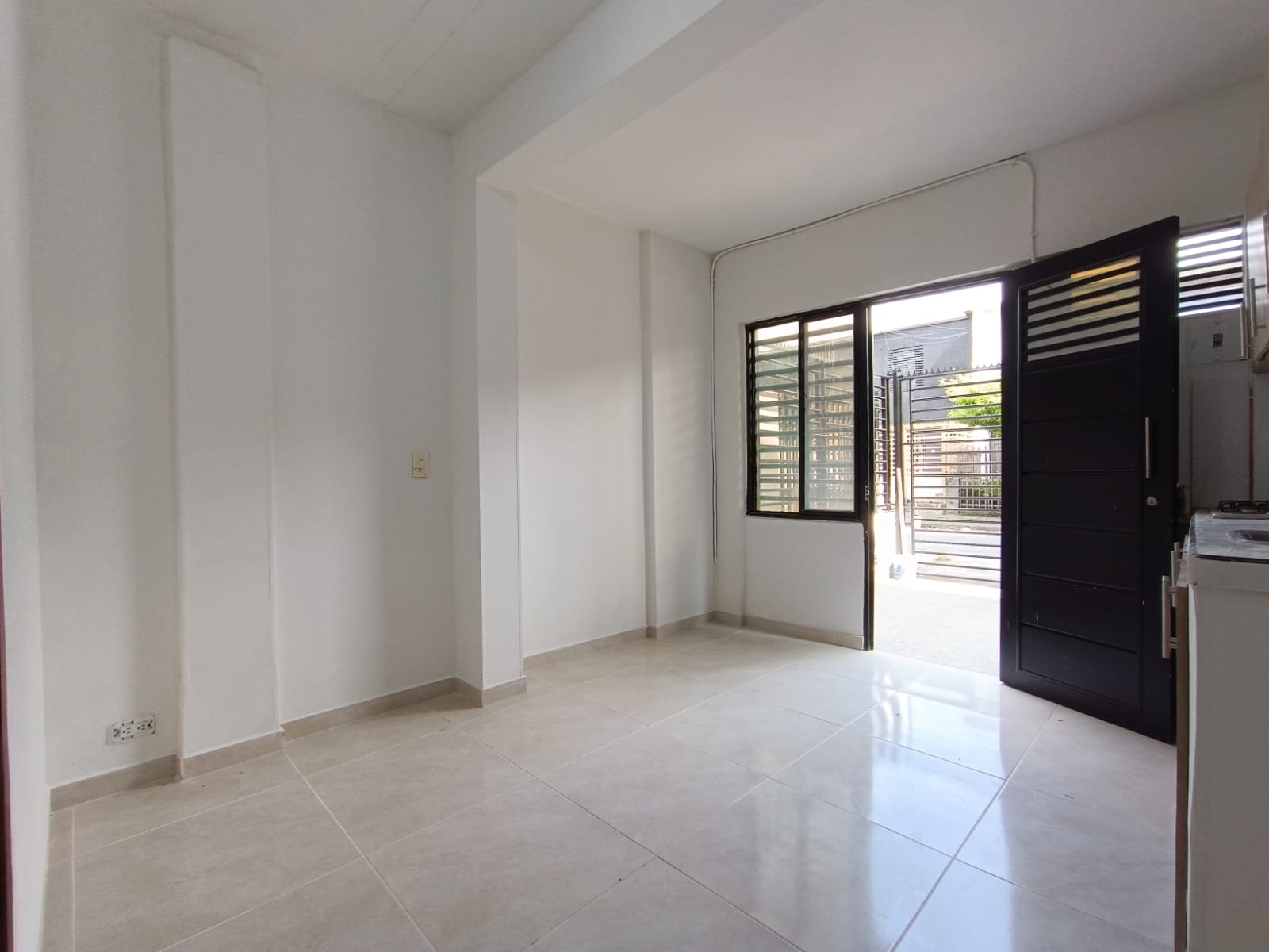 ARRIENDO APARTAESTUDIO DE DOS AMBIENTES - BARRIO EL CEDRO
