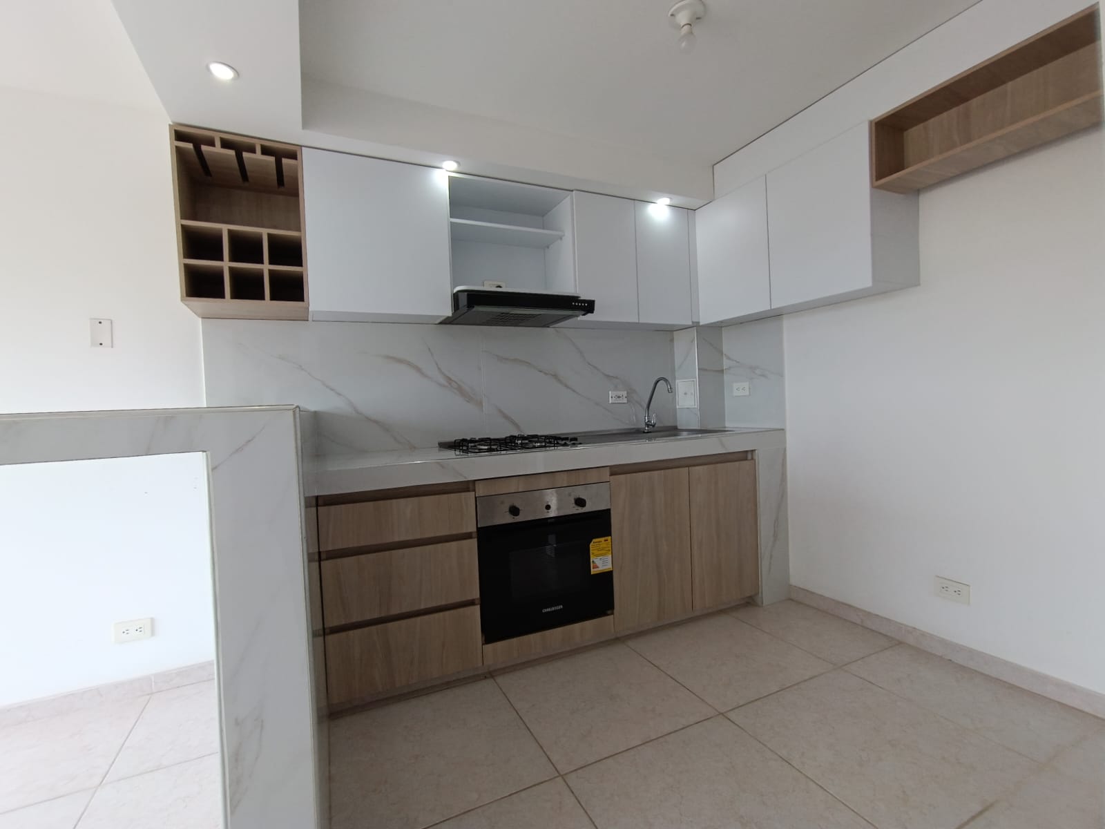 VENDO APARTAMENTO EN PISO 14 AL SUR DE CALI - CIUDAD 2000