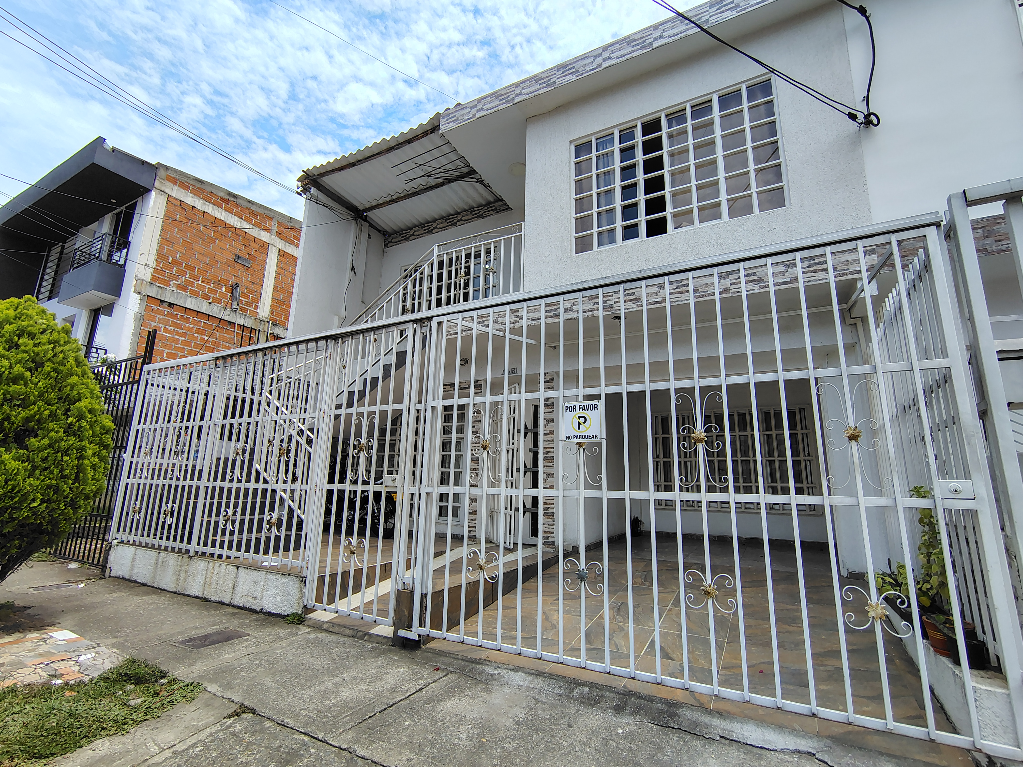 ARRIENDO ESTUDIO  EN EL BARRO OLIMPICO 202