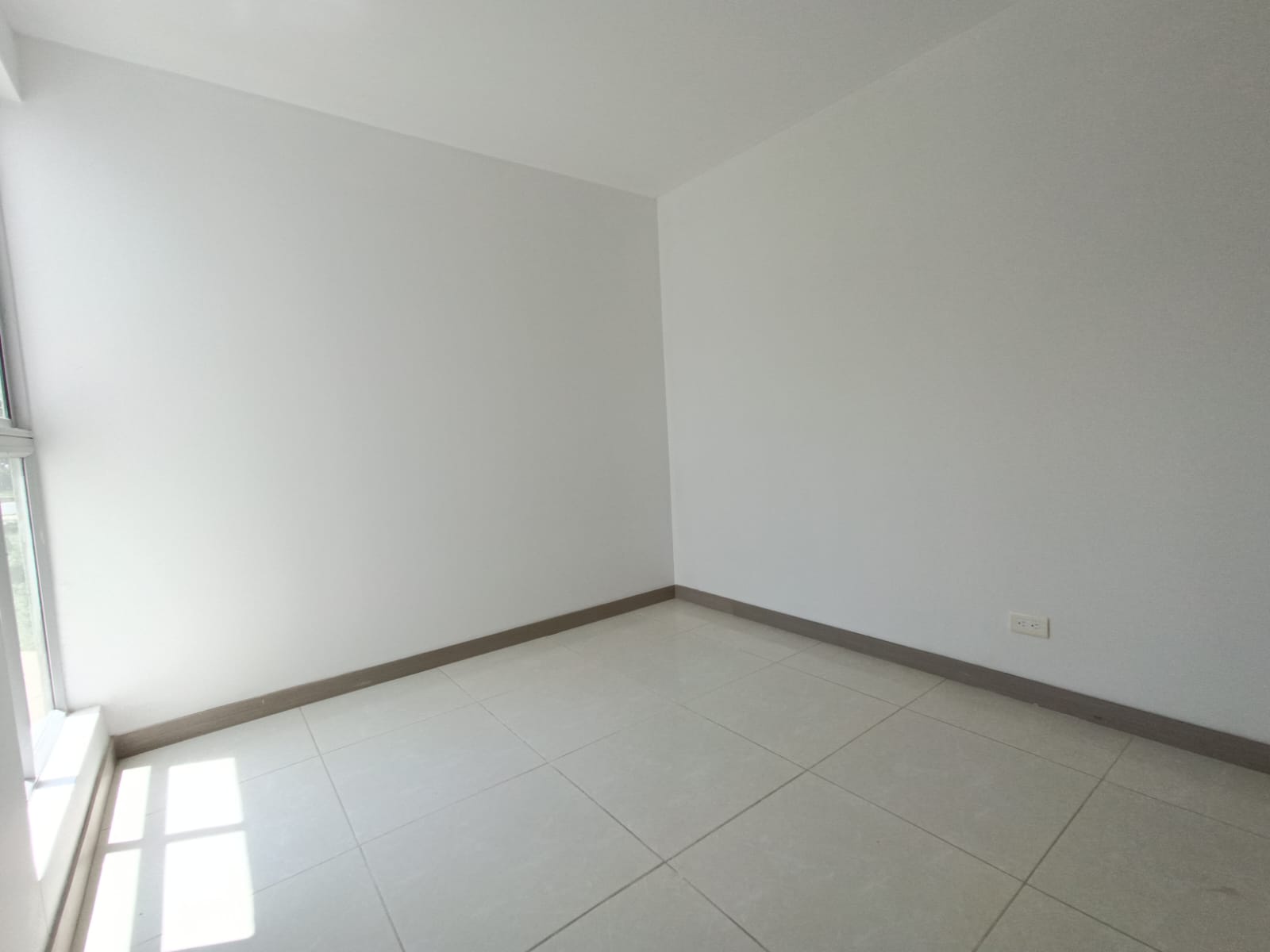 APARTAMENTO PARA ARRIENDO EN PRIMER PISO - PALMERAS DE VERDE ALFAGUARA