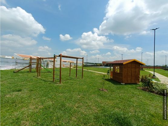 Oportunidad de inversión en El Castillo–Diseña la casa de tus sueños.