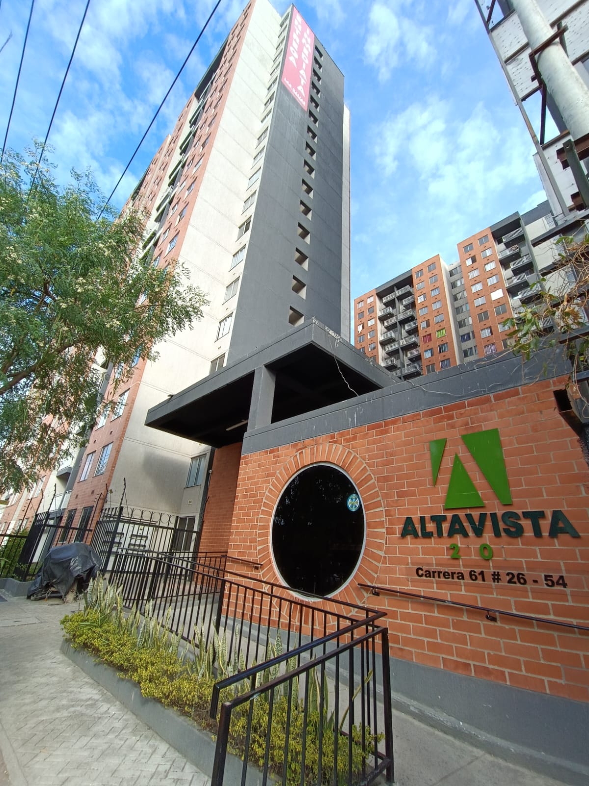 VENDO APARTAMENTO EN PISO 14 AL SUR DE CALI - CIUDAD 2000