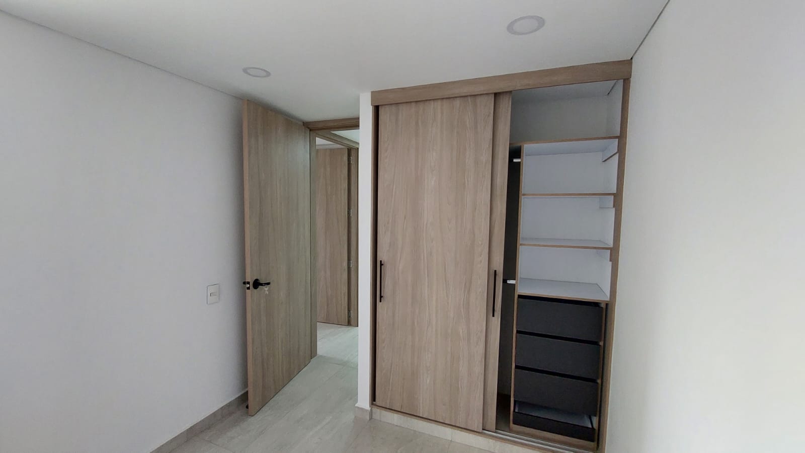 ARRIENDO APARTAMENTO EN JAMUNDI CR ALTEA