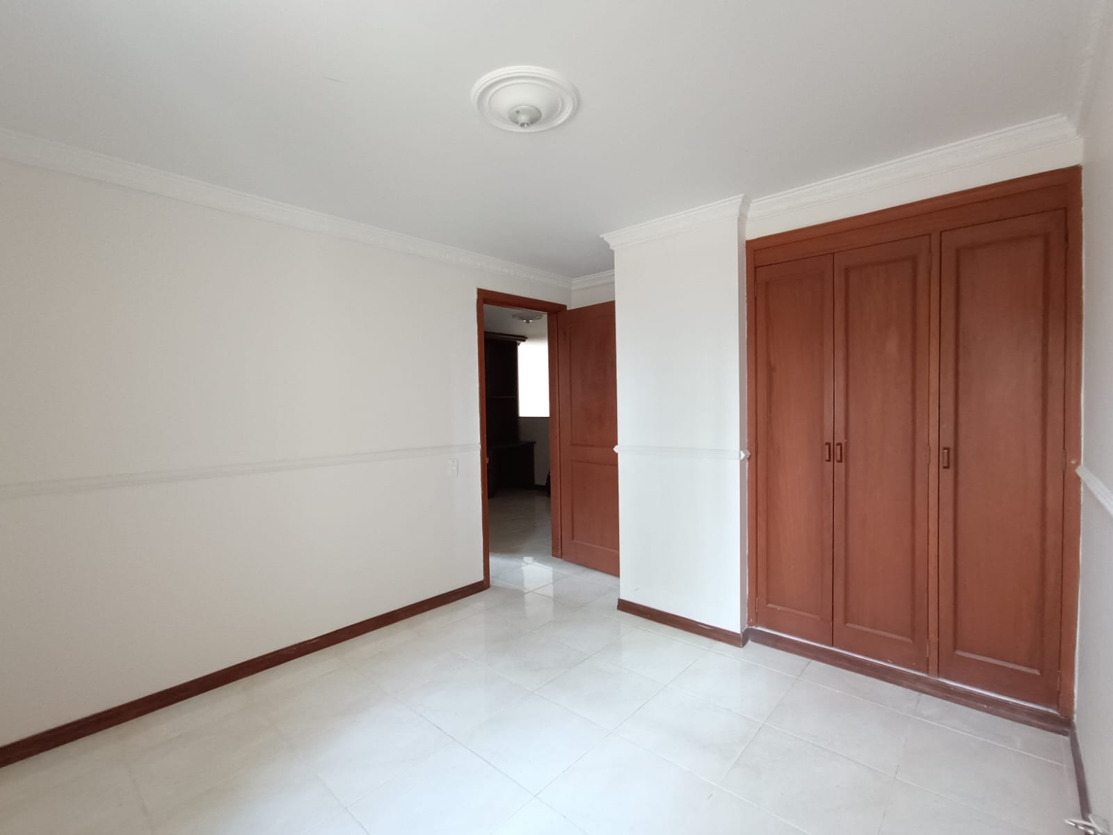 ARRIENDO APARTAMENTO AL NORTE DE CALI - EDIFICIO CARBONERO