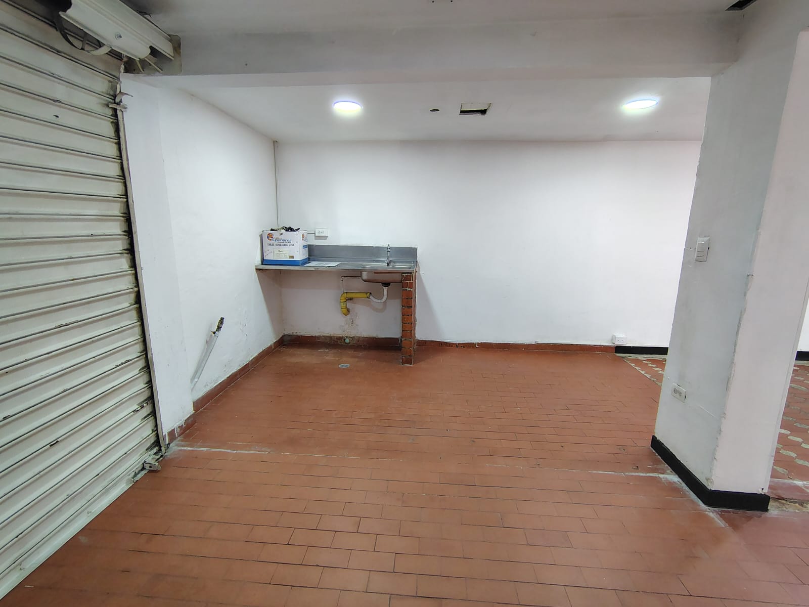 LOCAL ESQUINERO PARA ARRIENDO AL SUR DE CALI EN EL BARRIO CAMINO REAL