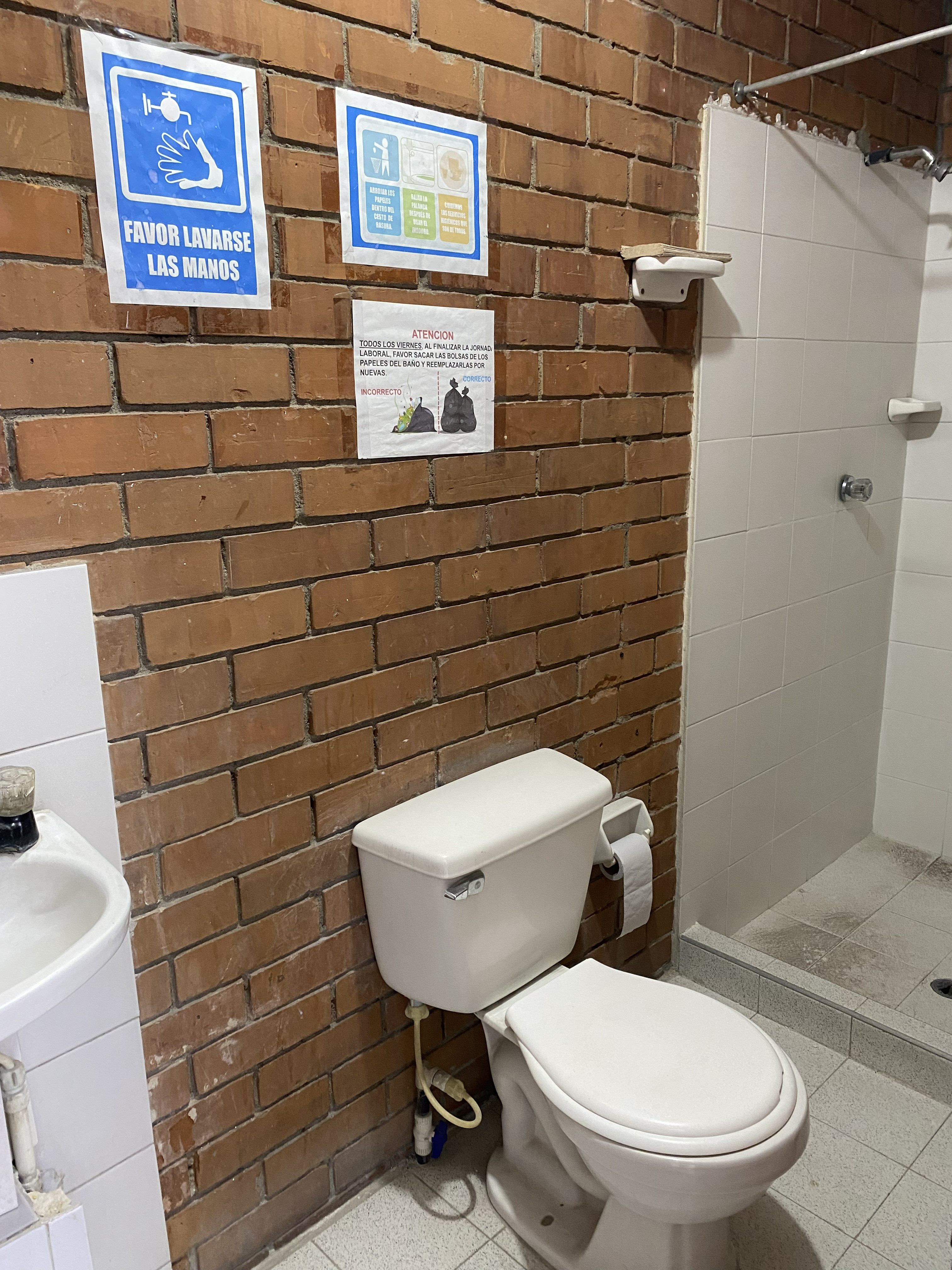 ARRIENDO BODEGA  BARRIO EL OBRERO