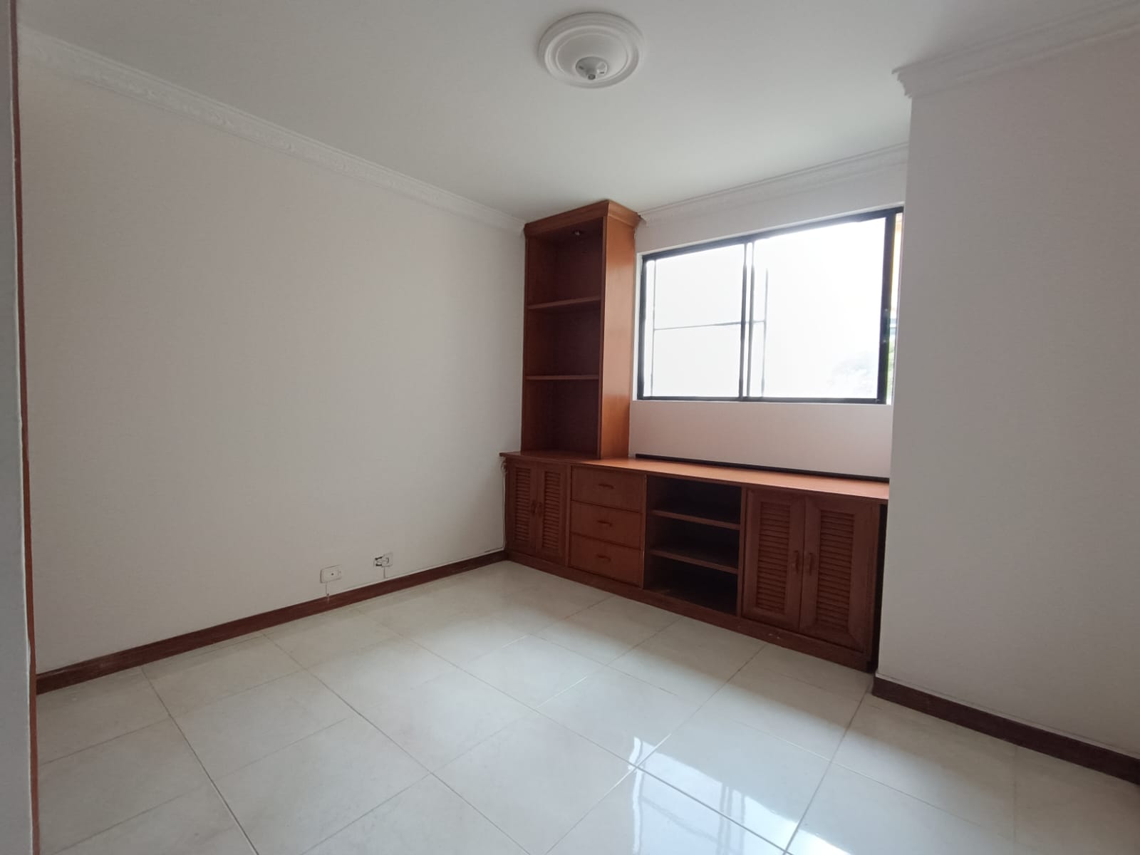 ARRIENDO APARTAMENTO AL NORTE DE CALI - EDIFICIO CARBONERO