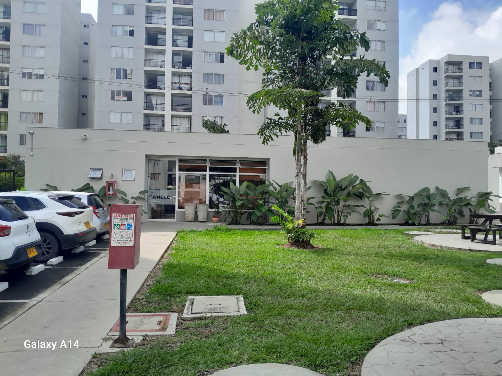 VENDO APARTAMENTO AL SUR DE CALI BARRIO BOCHALEMA