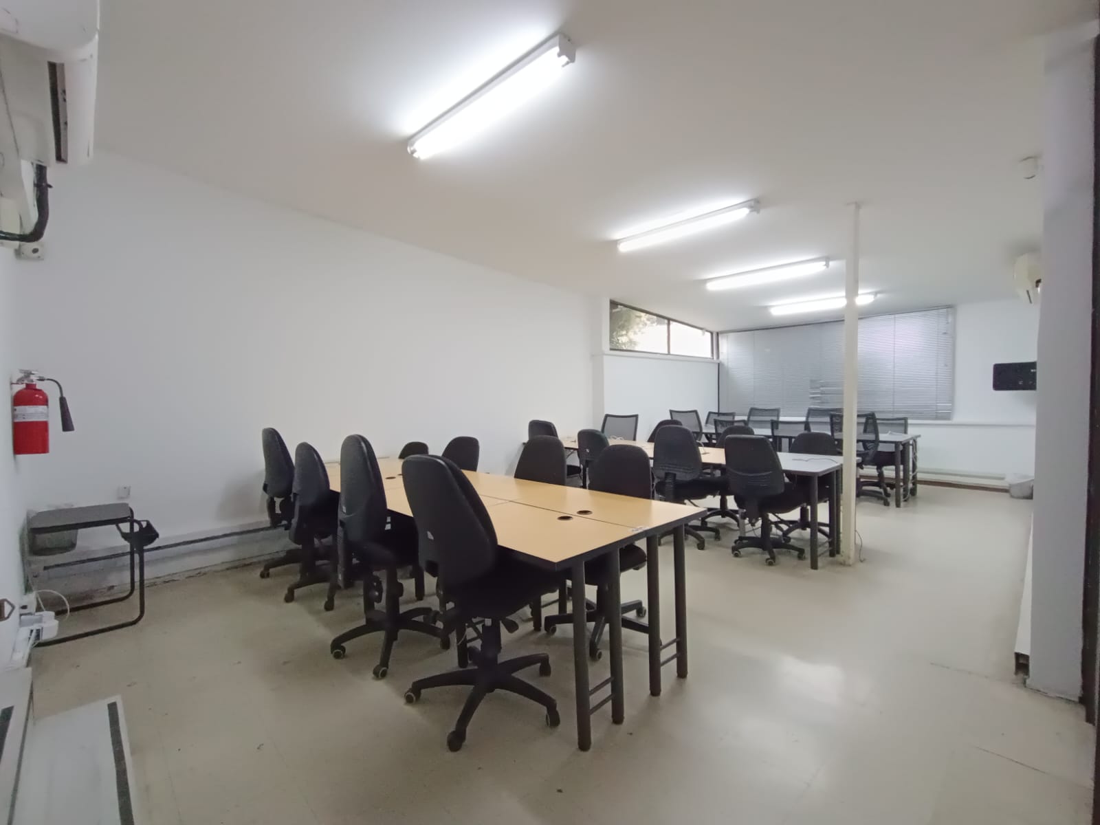 OFICINA PARA ARRIENDO EN EL BARRIO LA FLORA