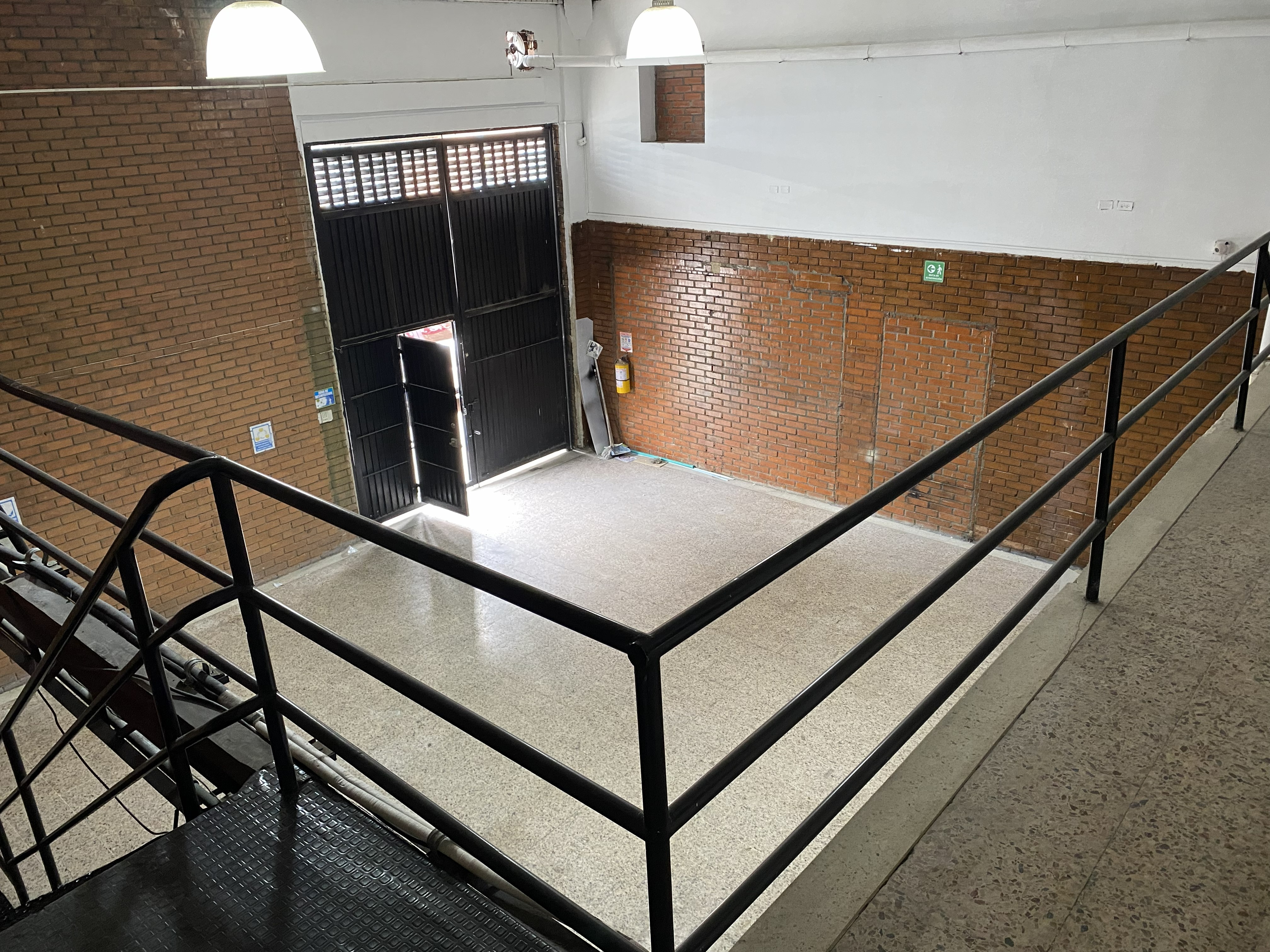 ARRIENDO BODEGA  BARRIO EL OBRERO