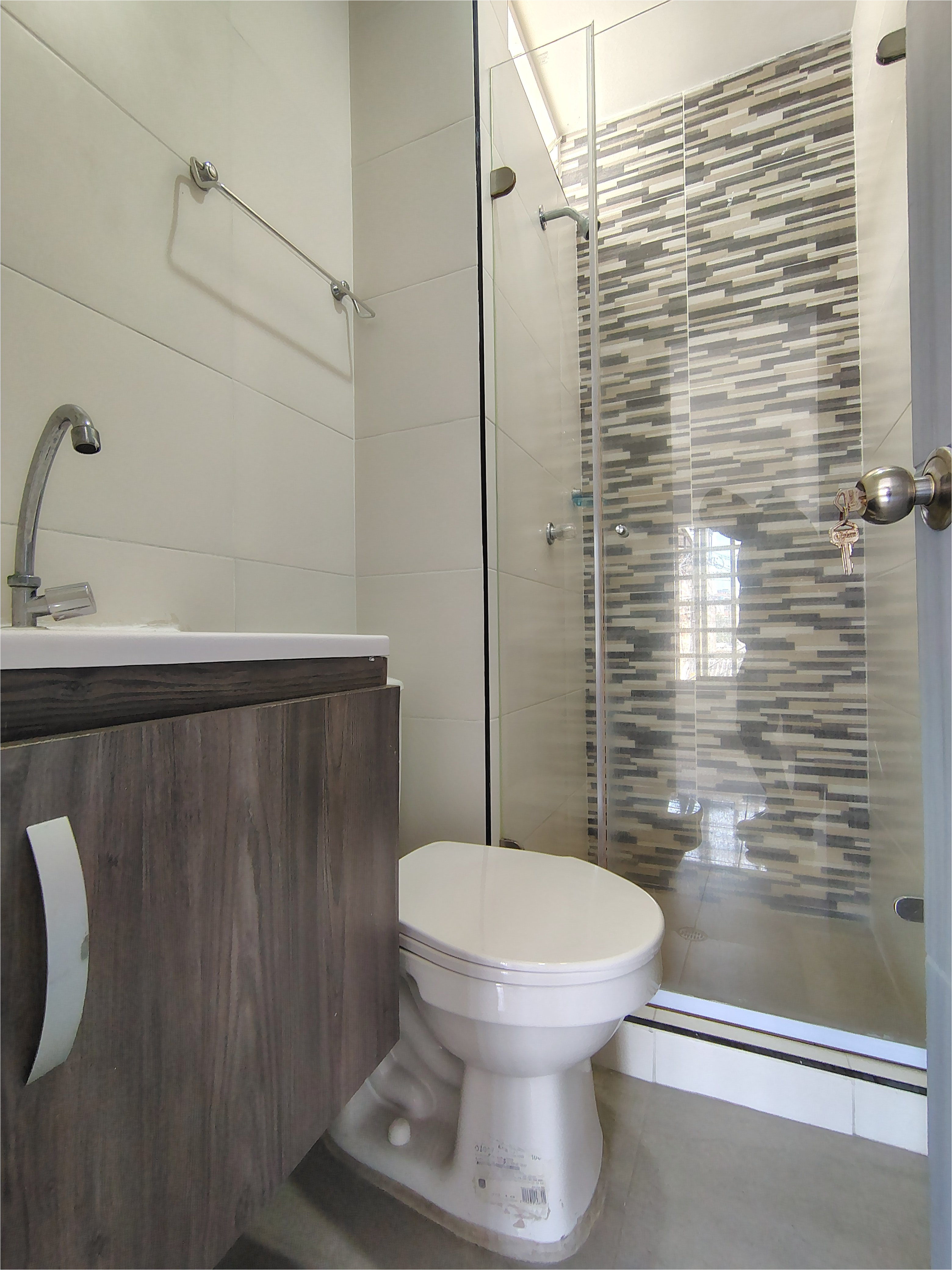 ARRIENDO APARTAESTUDIO  EN EL BARRO OLIMPICO 204