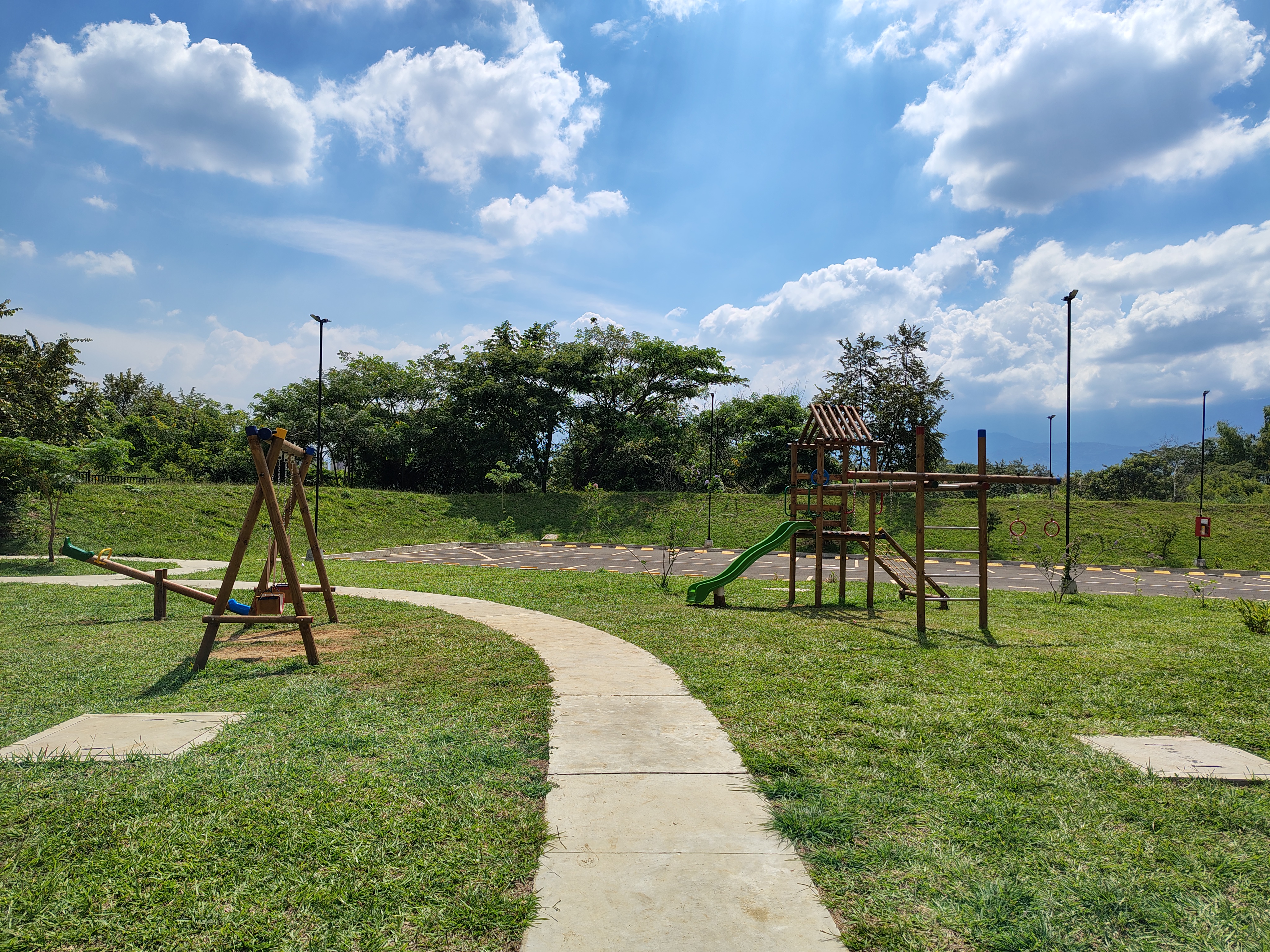 ARRIENDO APARTAMENTO  EN CIUDADELA MELENDEZ  CR CUARZO 1003