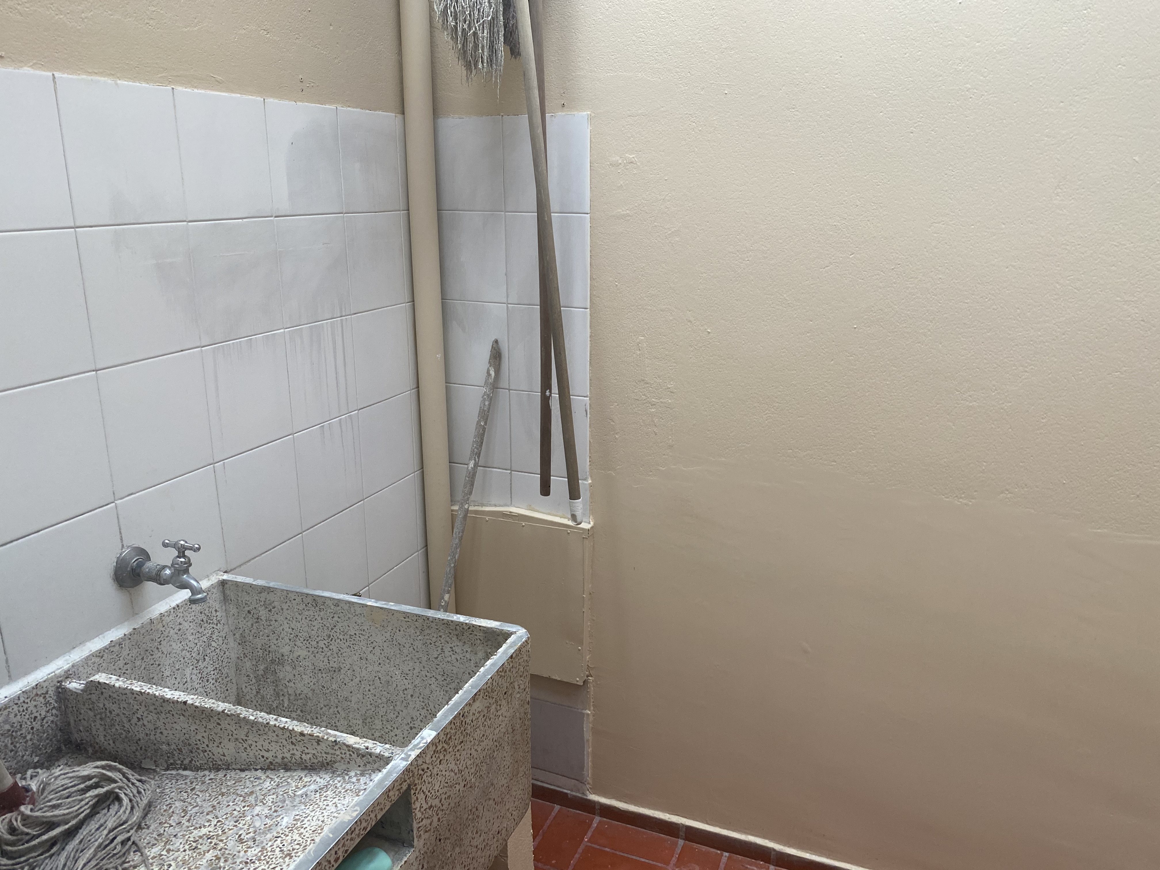 VENDO CASA DE DOS PISOS EN CONDOMINIO EN LA HACIENDA