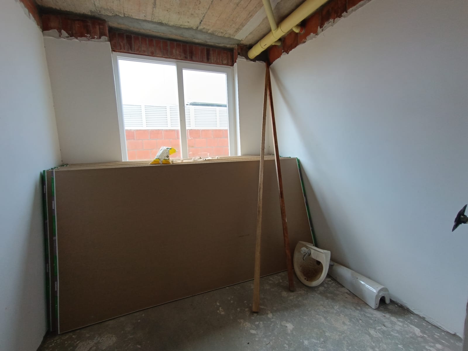 Oportunidad de inversión en El Castillo–Diseña la casa de tus sueños.