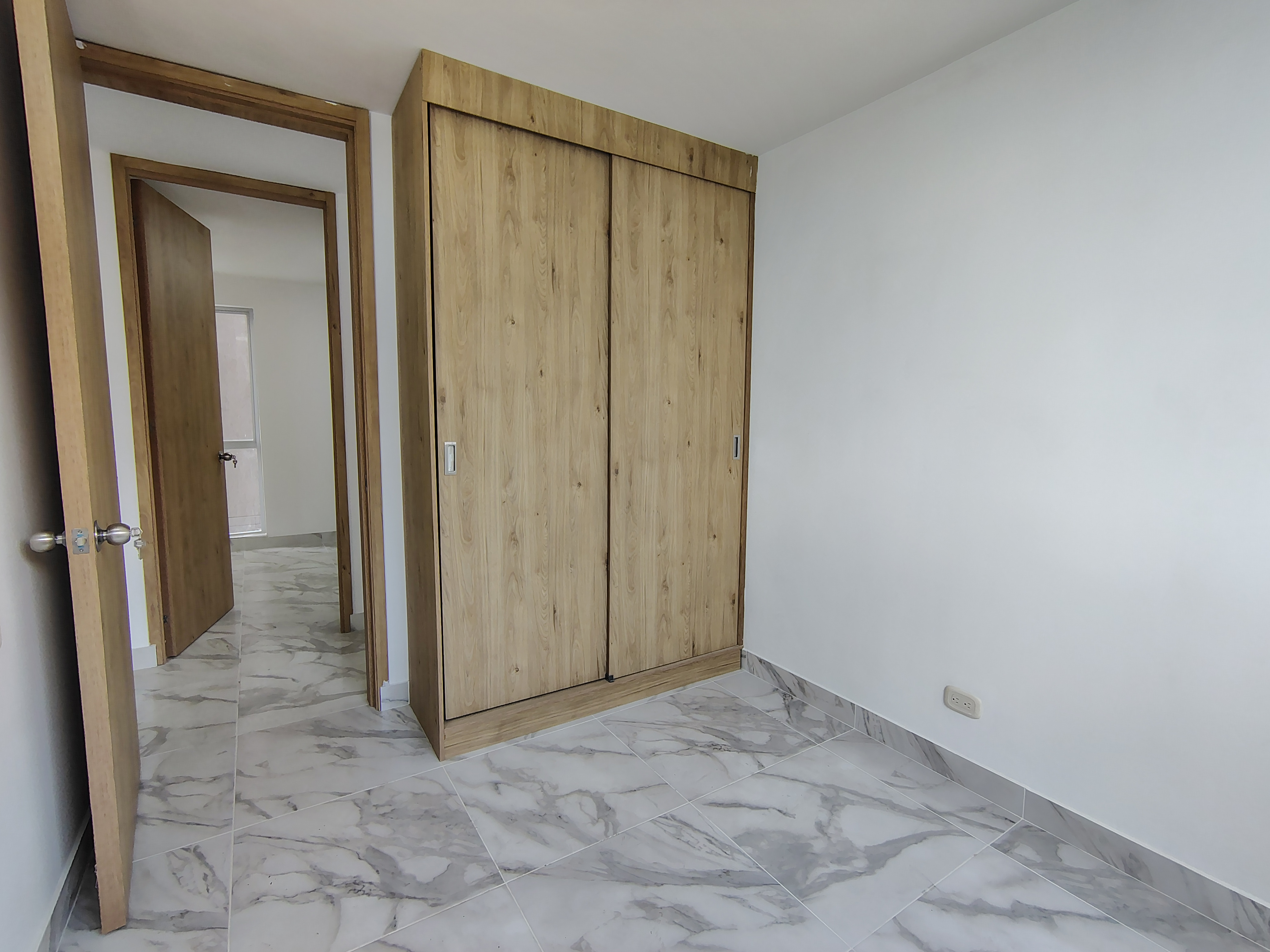 ARRIENDO APARTAMENTO  EN CIUDADELA MELENDEZ  CR CUARZO 1003