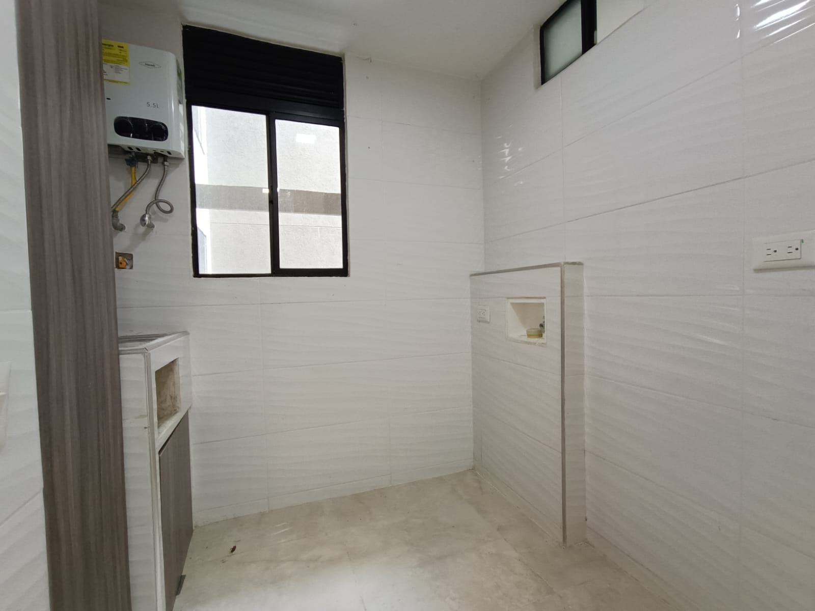 ARRIENDO APARTAMENTO EN CR ARRAYANES - PARQUE NATURA