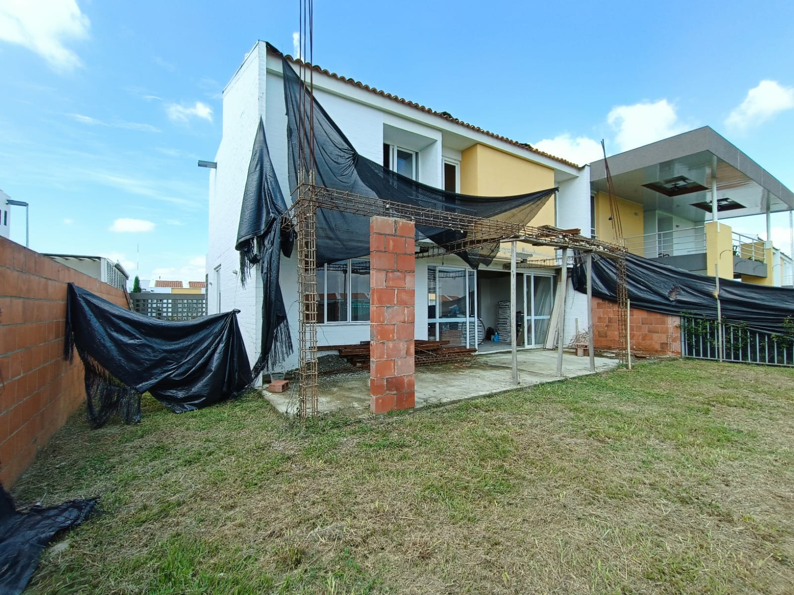 Oportunidad de inversión en El Castillo–Diseña la casa de tus sueños.