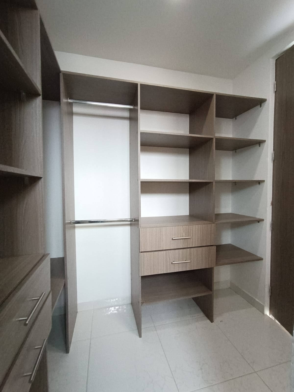 ARRIENDO CASA DE DOS PISOS EN CONJUNTO EN JAMUNDI - CONJUNTO ALEGRA