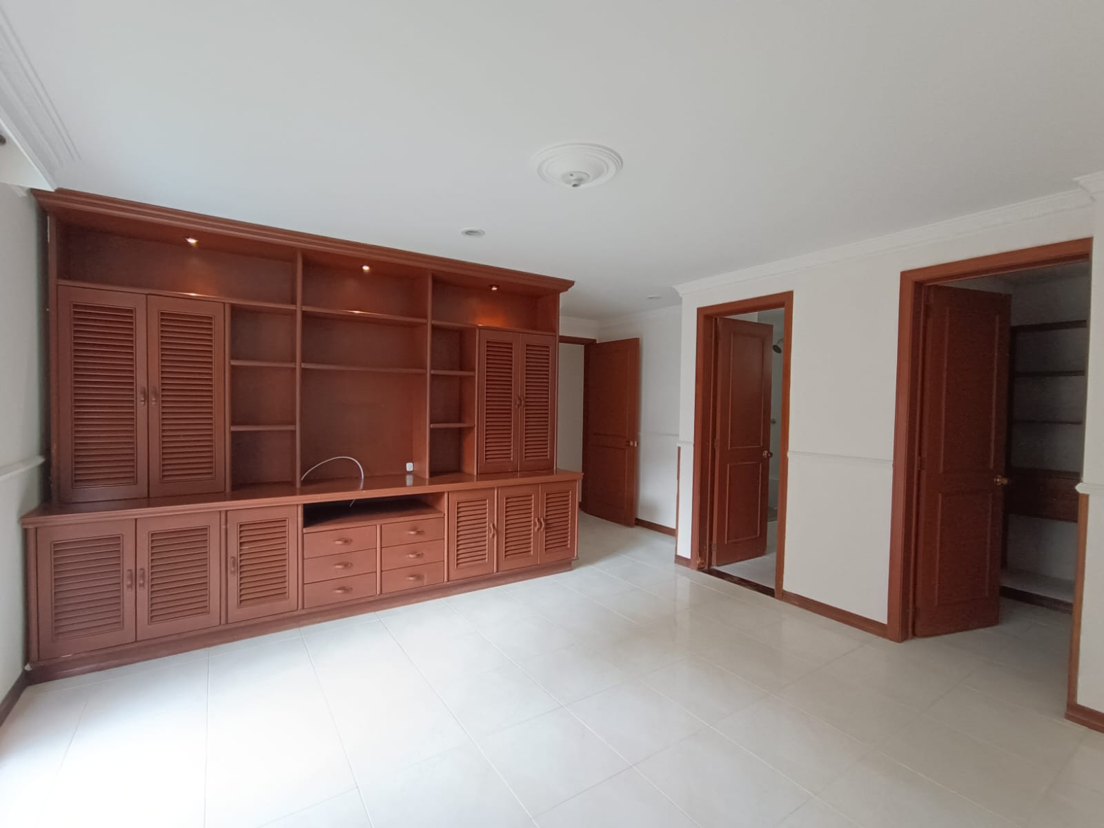 ARRIENDO APARTAMENTO AL NORTE DE CALI - EDIFICIO CARBONERO