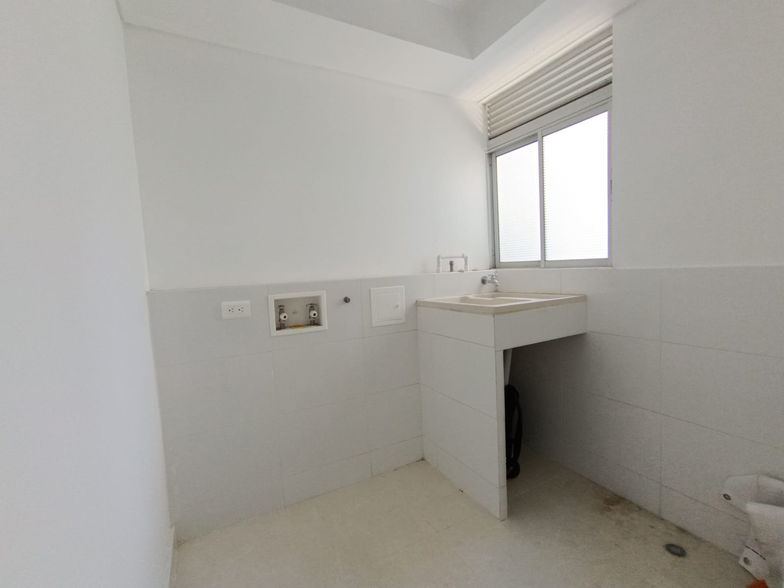 APARTAMENTO PARA ARRIENDO EN PRIMER PISO - PALMERAS DE VERDE ALFAGUARA