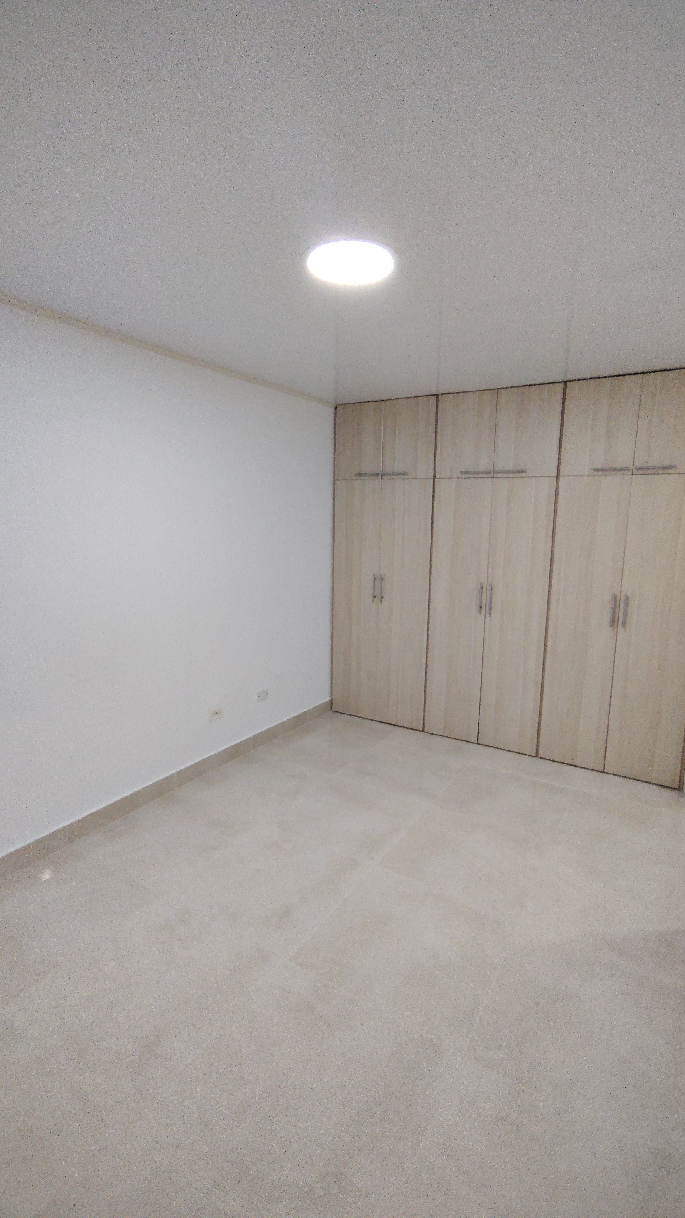 ARRIENDO ESTUDIO  EN EL BARRO EL INGENI  203