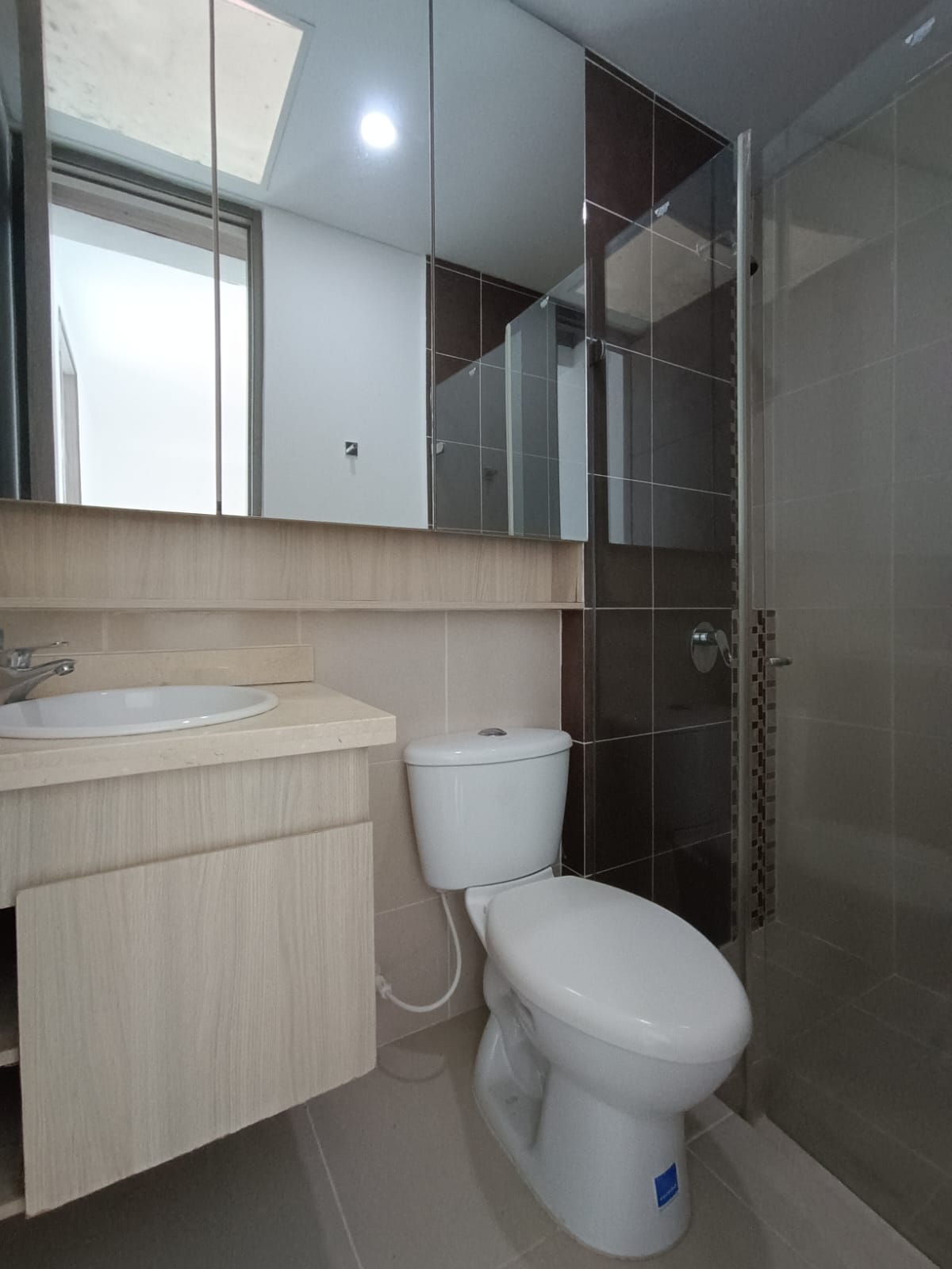 ARRIENDO CASA DE DOS PISOS EN CONJUNTO EN JAMUNDI - CONJUNTO ALEGRA