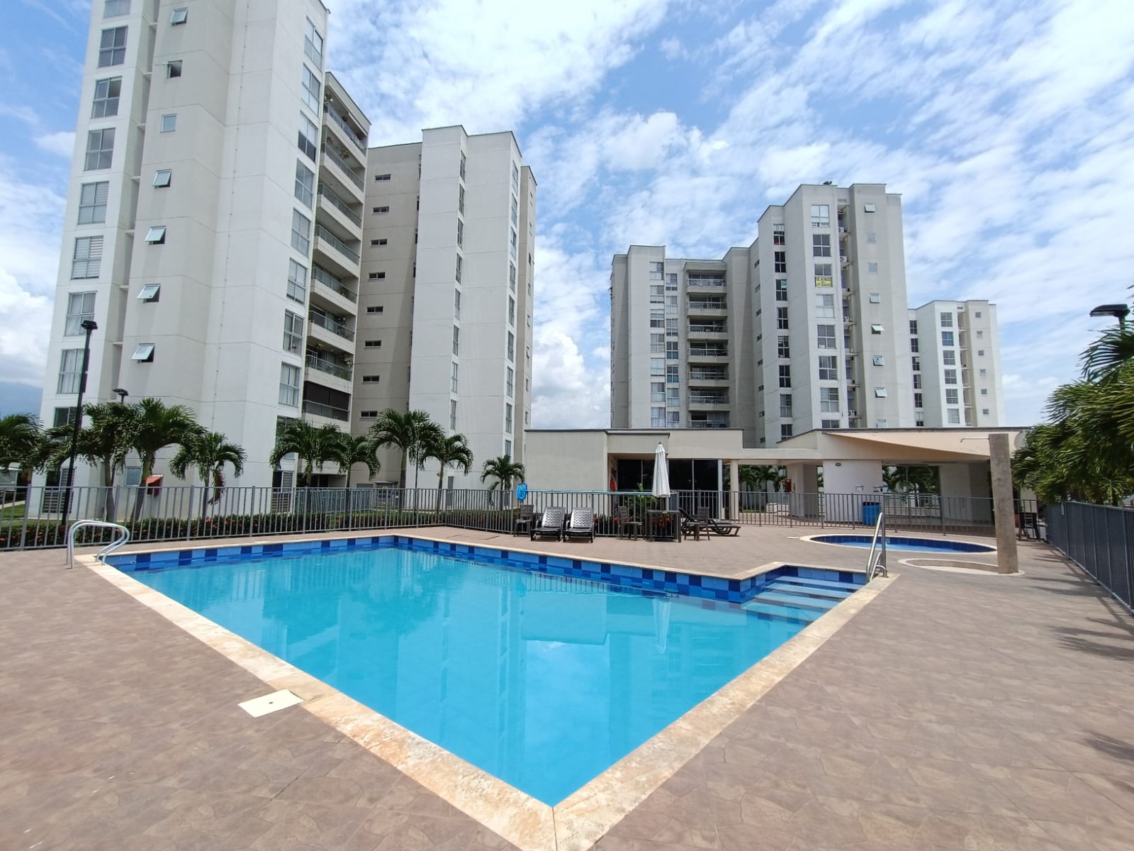APARTAMENTO PARA ARRIENDO EN PRIMER PISO - PALMERAS DE VERDE ALFAGUARA
