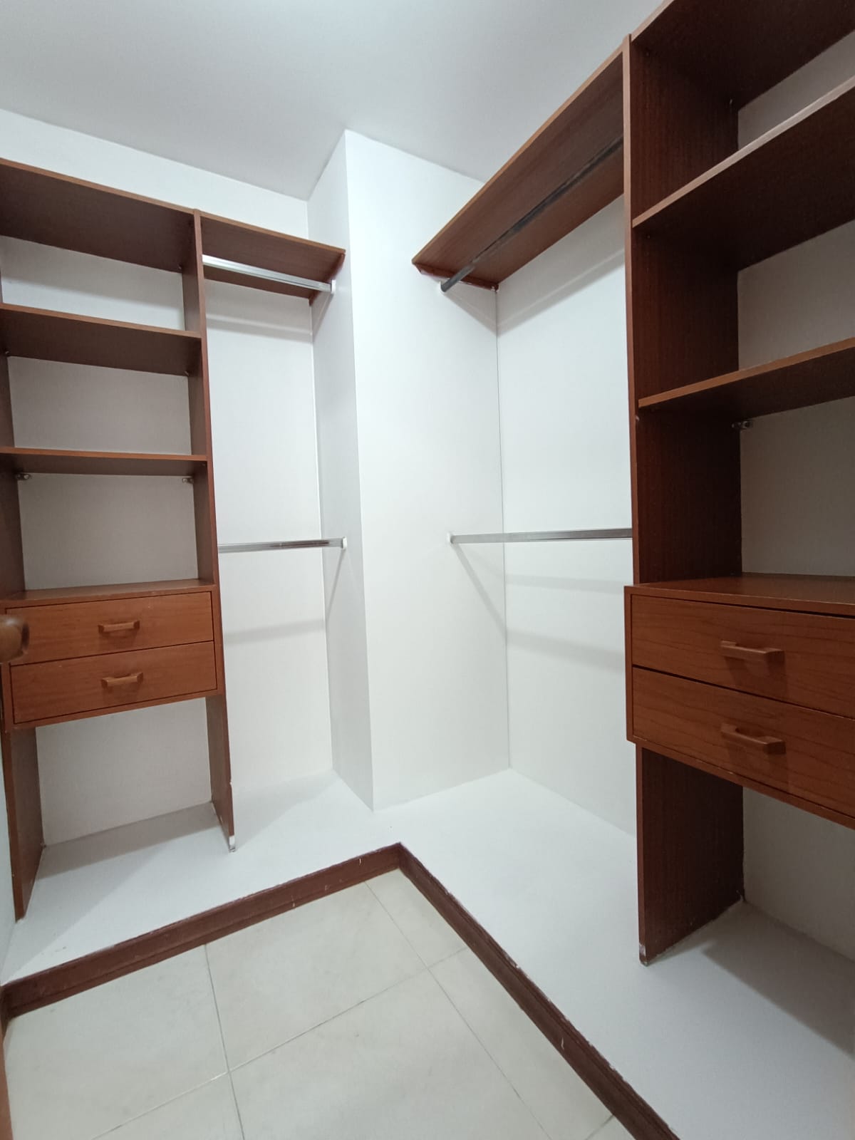 ARRIENDO APARTAMENTO AL NORTE DE CALI - EDIFICIO CARBONERO