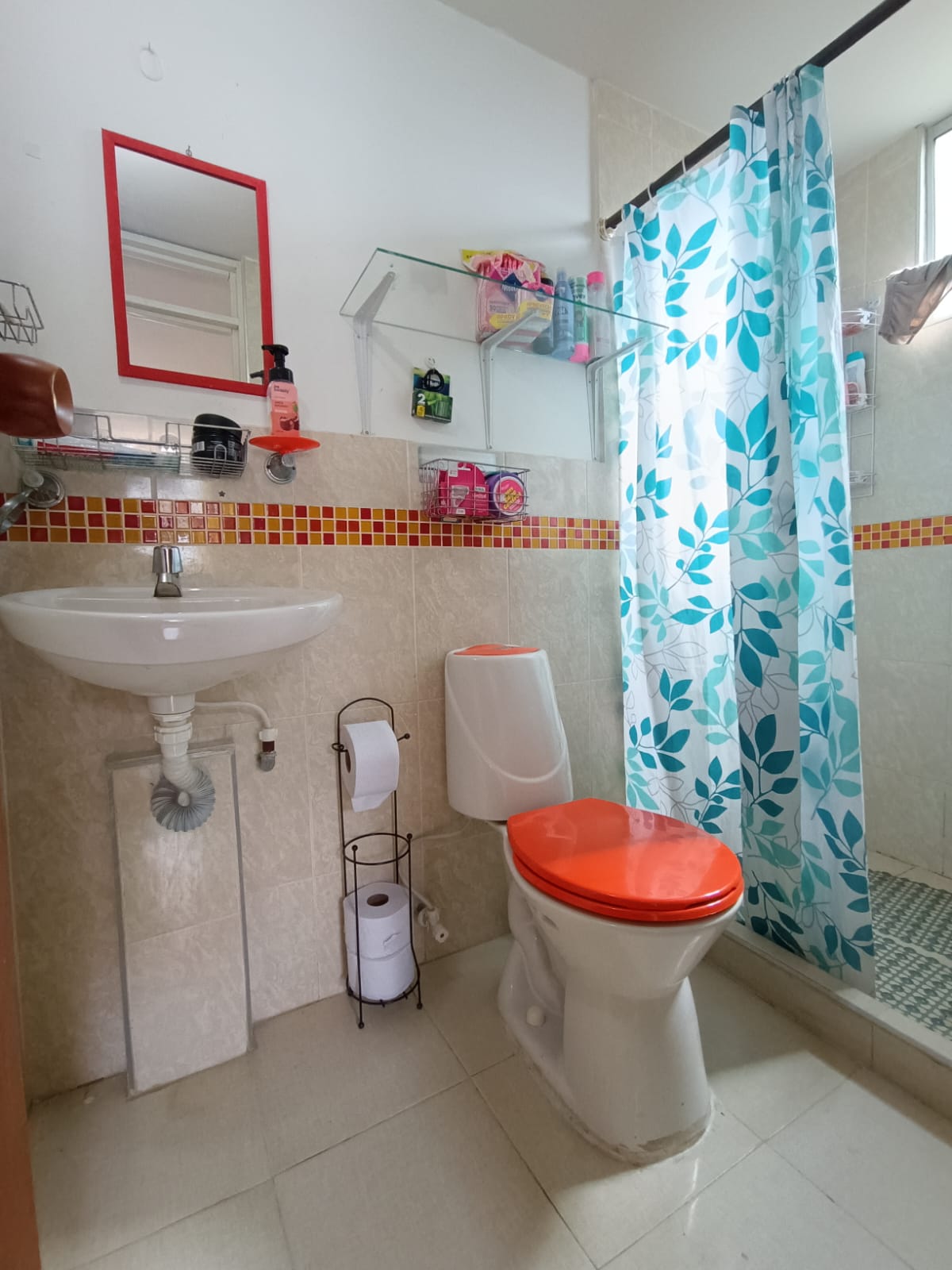 VENDO CASA ESQUINERA DE DOS PISOS CON LOCAL INDEPENDIENTE - JAMUNDI