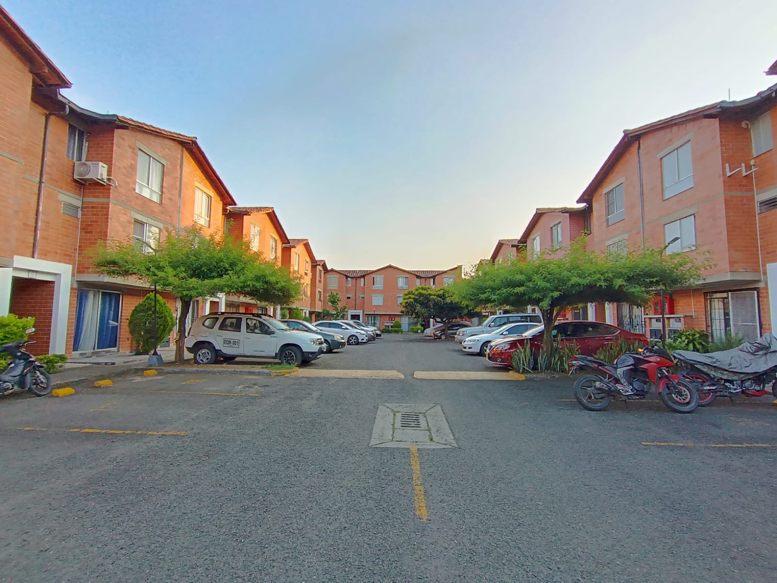 ARRIENDO CASA AL SUR DE CALI -  VALLE DEL LILI CR RESERVAS DEL LILI