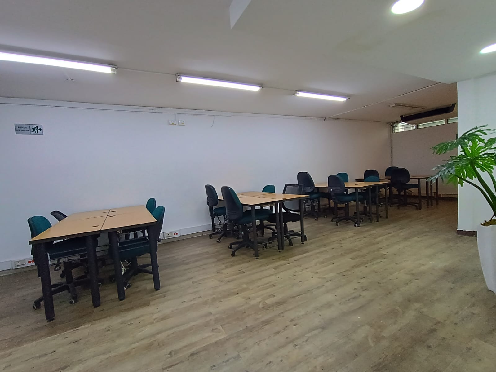 OFICINA PARA ARRIENDO EN EL BARRIO LA FLORA PARA CALL CENTER