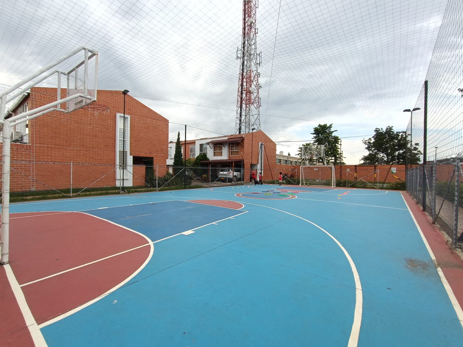 ARRIENDO CASA DE DOS PISOS EN CONJUNTO EN JAMUNDI - CONJUNTO ALEGRA