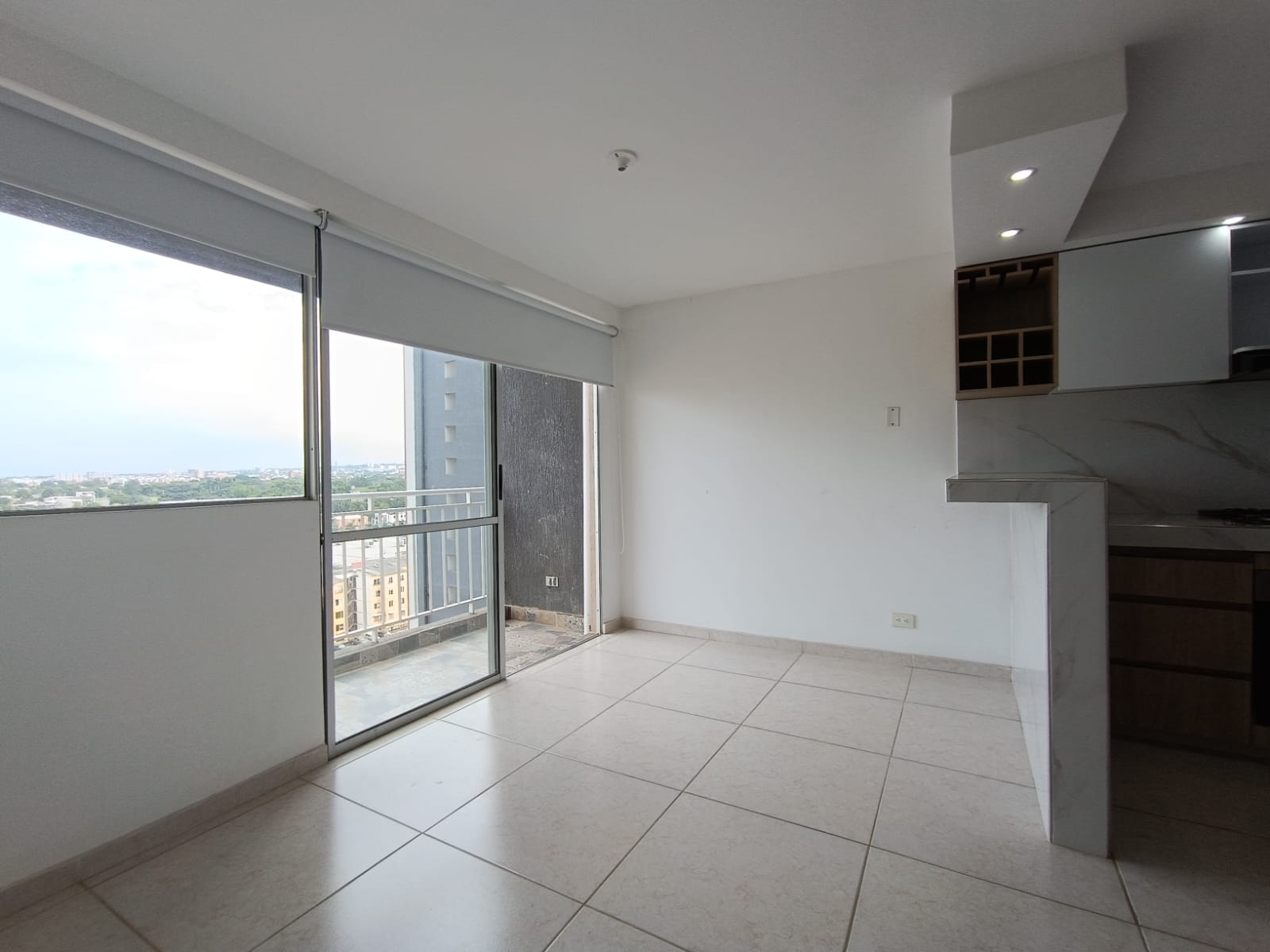 VENDO APARTAMENTO EN PISO 14 AL SUR DE CALI - CIUDAD 2000