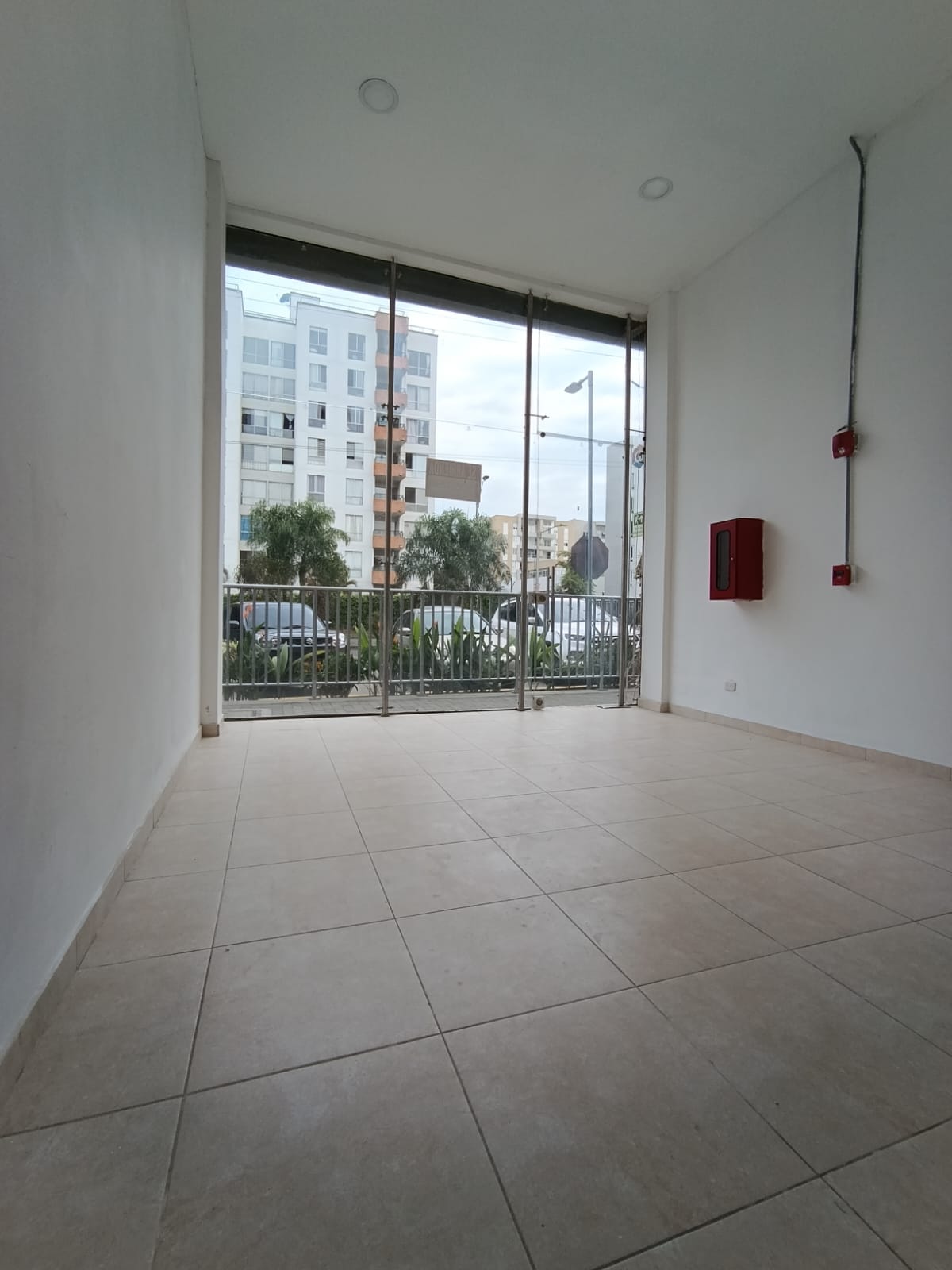 LOCAL COMERCIAL EN BOCHALEMA