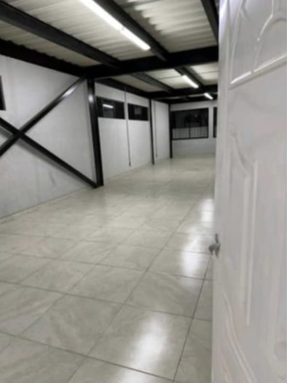 ARRIENDO BODEGA  BARRIO BRETAÑA - CALI