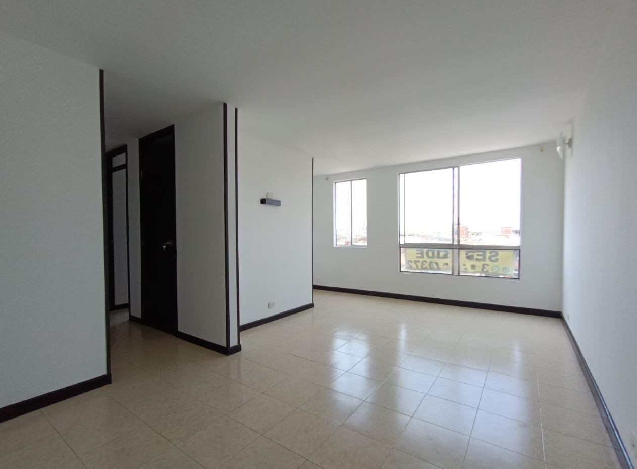 VENDO APARTAMENTO EN PISO 5 SIN ASCENSOR - EN CALICANTO