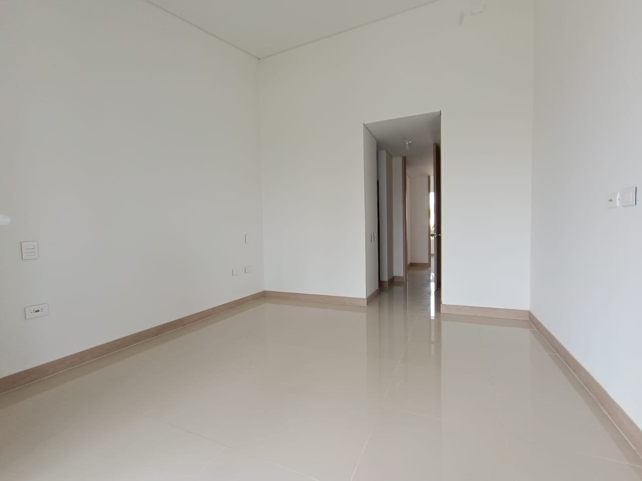 CASA PARA ARRIENDO Y PARA ESTRENAR EN LA HACIENDA EL CASTILLO