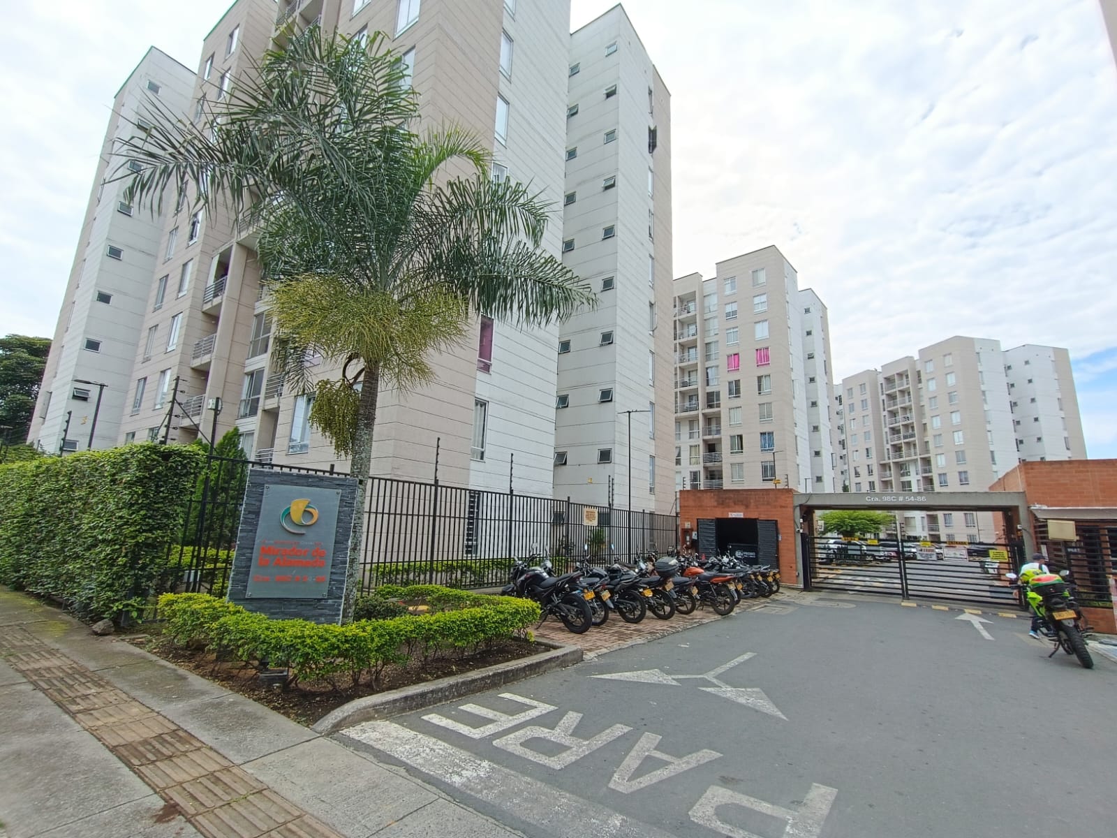 ARRIENDO APARTAMENTO AMOBLADO EN MIRADOR DE ALAMEDA