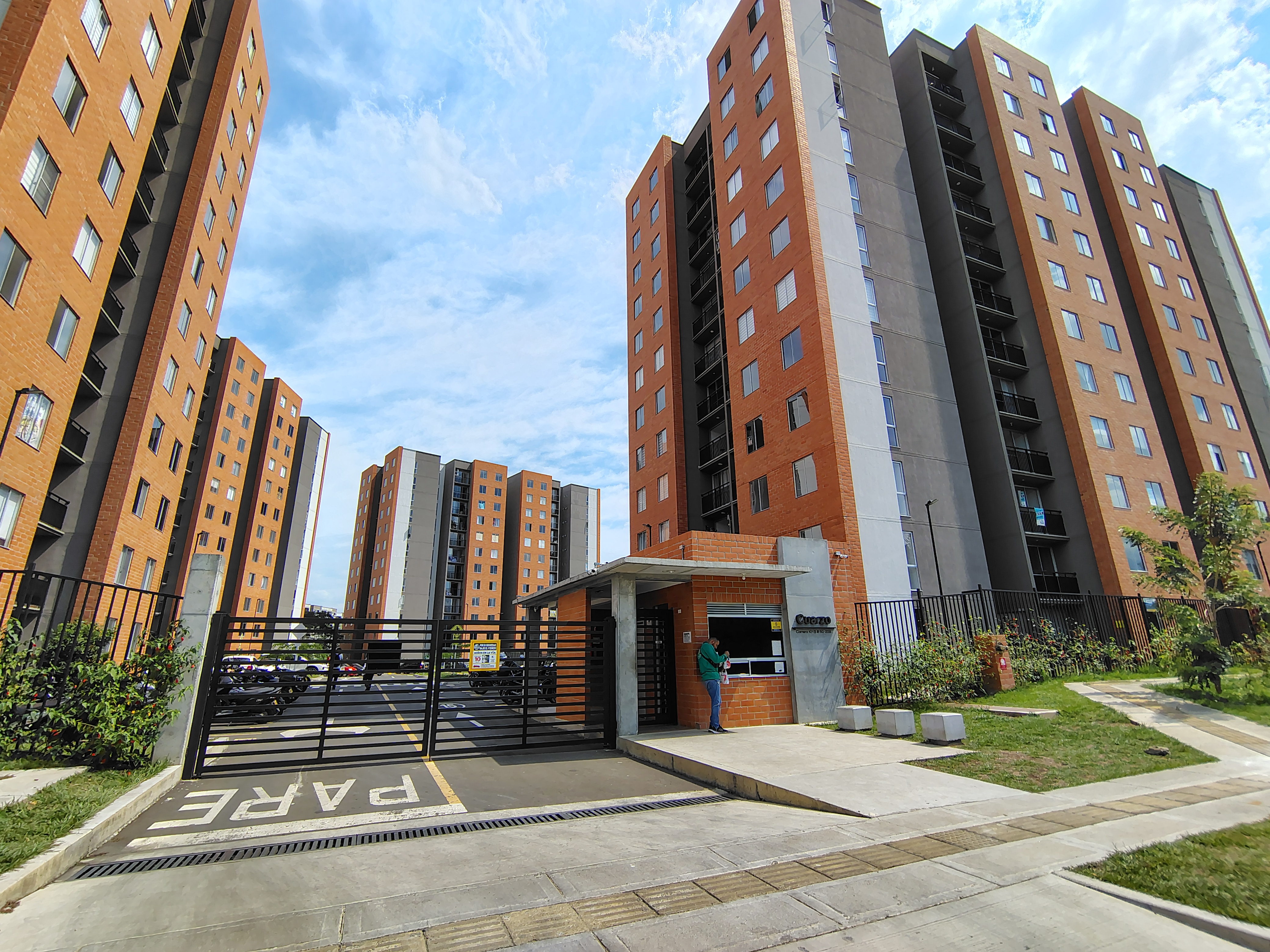 ARRIENDO APARTAMENTO  EN CIUDADELA MELENDEZ  CR CUARZO 1003