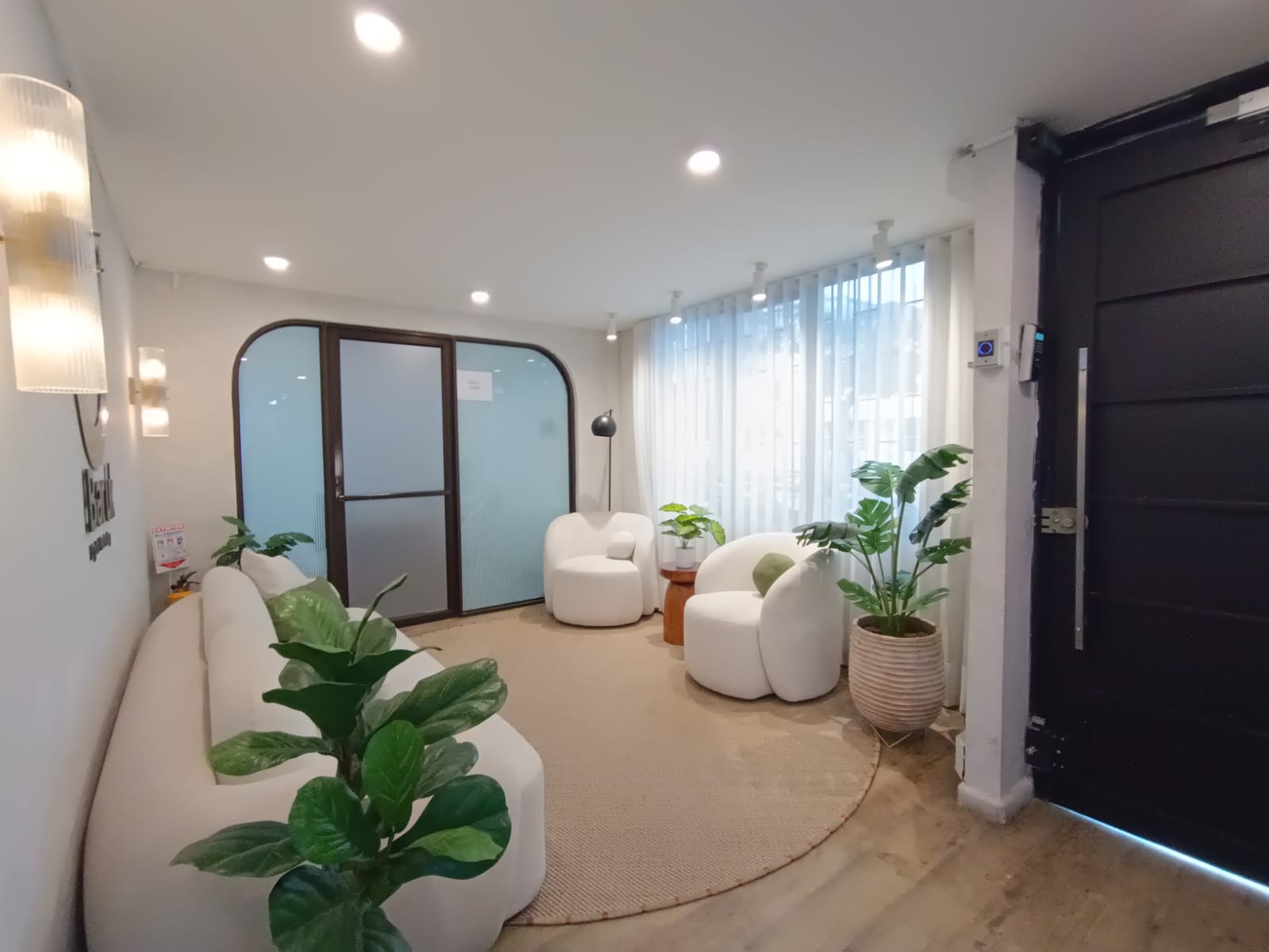 OFICINA PARA ARRIENDO EN EL BARRIO LA FLORA