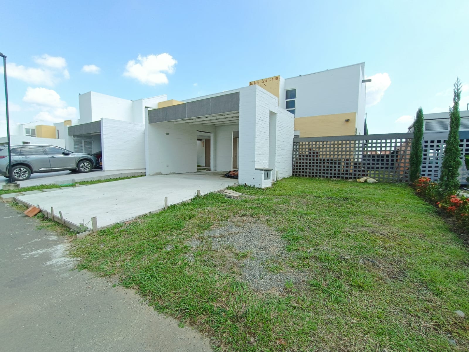 Oportunidad de inversión en El Castillo–Diseña la casa de tus sueños.