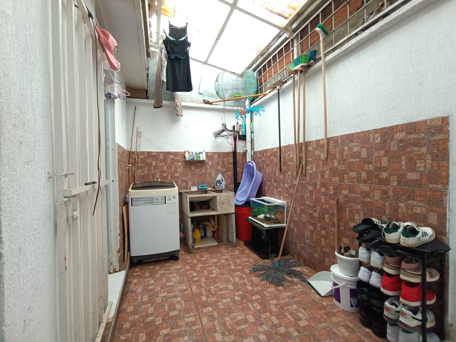 VENDO CASA ESQUINERA DE DOS PISOS CON LOCAL INDEPENDIENTE - JAMUNDI